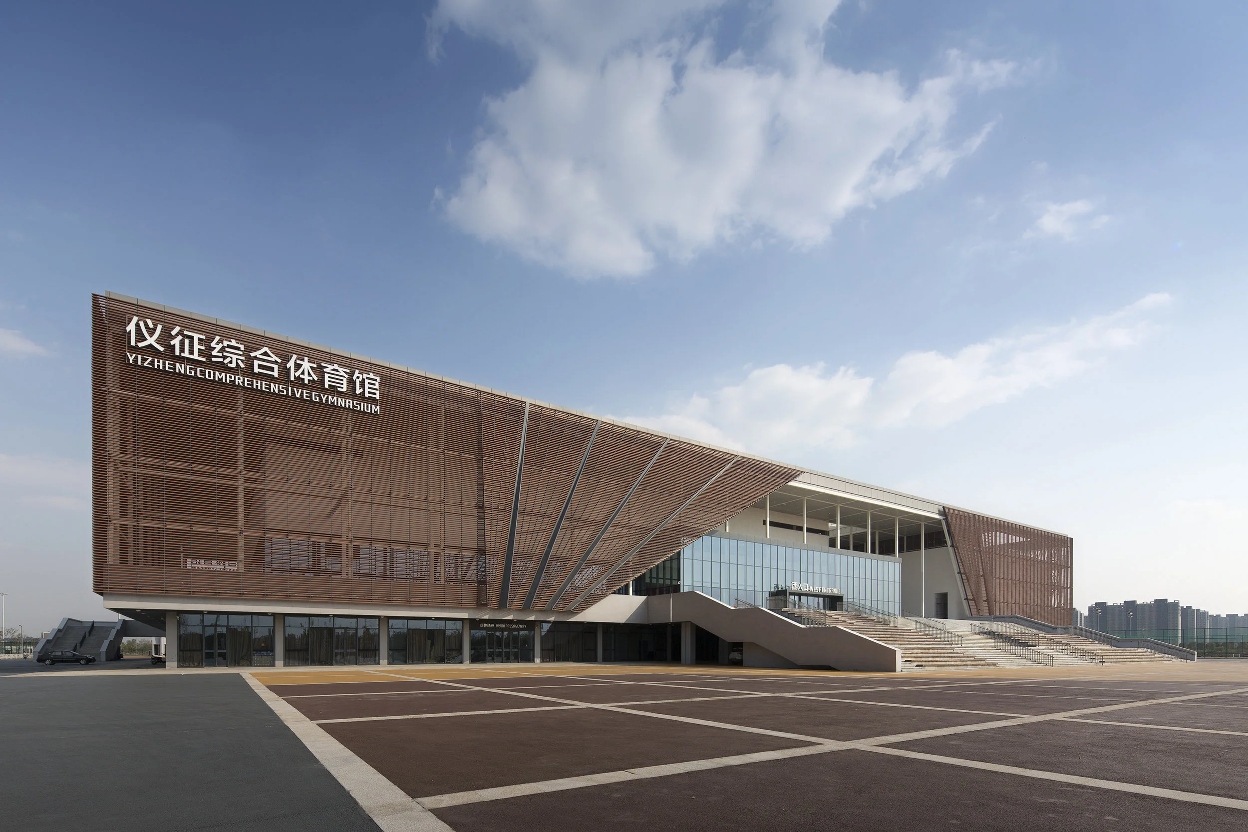 照片004 主体建筑.jpg
