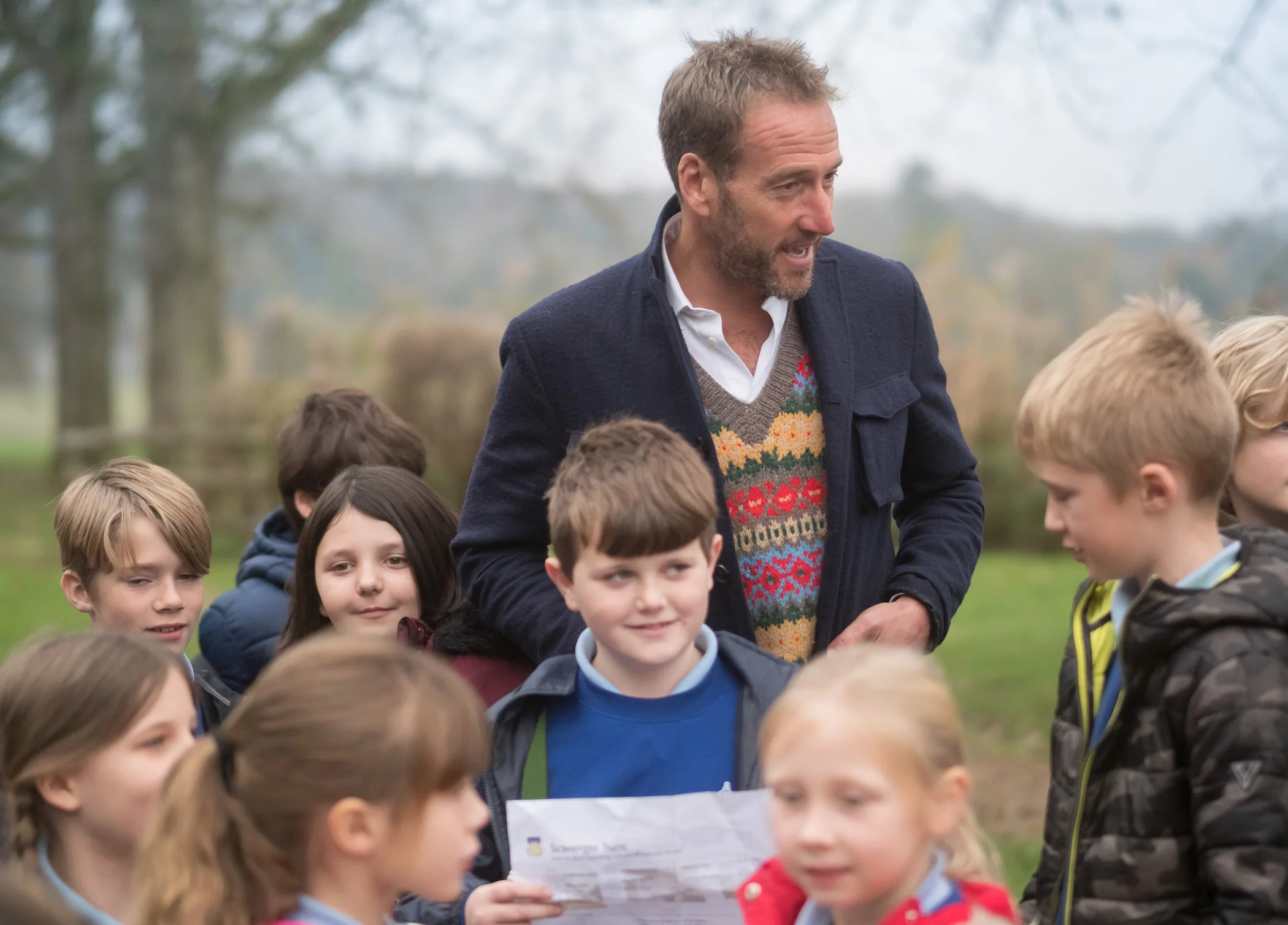 Bryanston BF7 - Former Bryanston pupil, Ben Fogle meets pupils from Durweston CV EA Primary School near Blandford.jpg