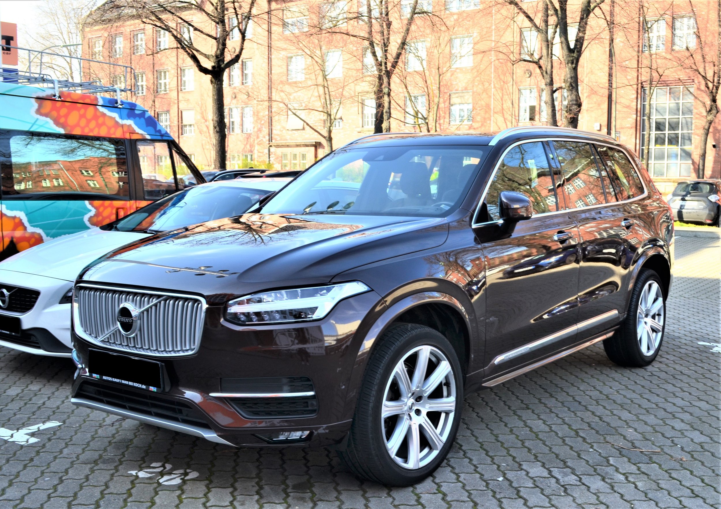 Volvo XC90.jpg