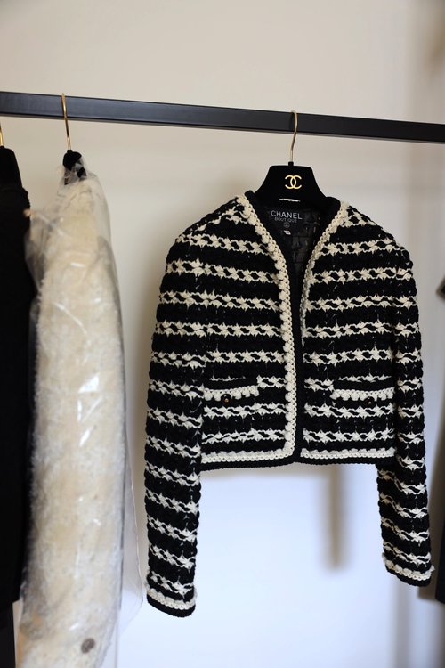 THE CHARACTERISTICS OF A CHANEL JACKET — KERN1 STORE