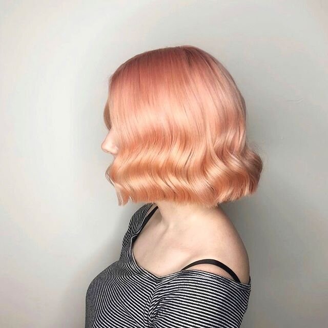 ◻️ P E A C H  D R E A M S◻️
Are made of this.
Who are we to disagree? 🍑
Check out this incredible transformation by @mphairartist 
Swipe for the before picture ➡️➡️➡️
.
.
.
.
.
.
.
#kevinmurphy #voxhair #nqhair #nqhairdresser #peachhair #peachhairdr