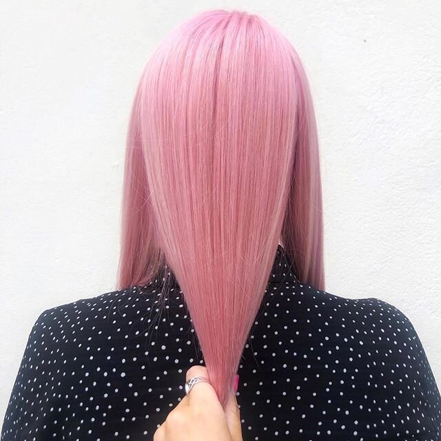 ◽️ P I N K ◽️
Where do we even start with this amazing hair by @amymarshair?! .
.
.
.
.
.
.
.
@love_kevin_murphy @olaplex #pinkhair #voxhairdressing #olaplex #ighair #ladieshajr #manchesterhair #manchesterhairsalon #nqhair #nqhairsalon #amymarshair