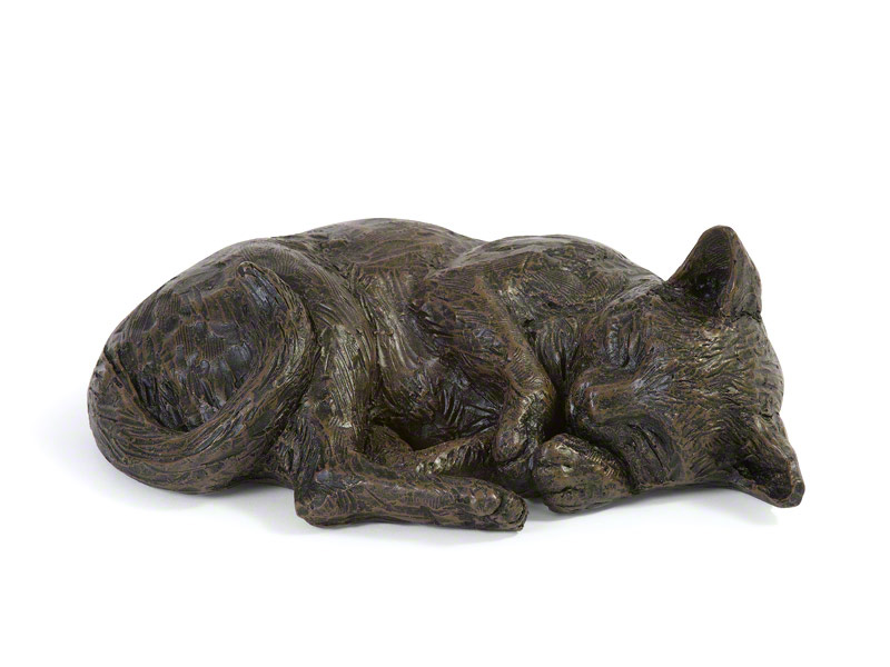 CASCA-RES-BRZ Deze mooie rustende kat urn geeft u een hele mooie herinnering aan uw geliefd huisdier. Dit exclusieve door Petributes vervaardigde beeld word in hars gegoten en met de hand afgemaakt met een antiek bronzen finish. De urn bevat een memory capsule waarin u een aandenken kunt bewaren zoals een naamplaatje of foto. CASCA-RES-BRZ € 91,00 / 400 CC