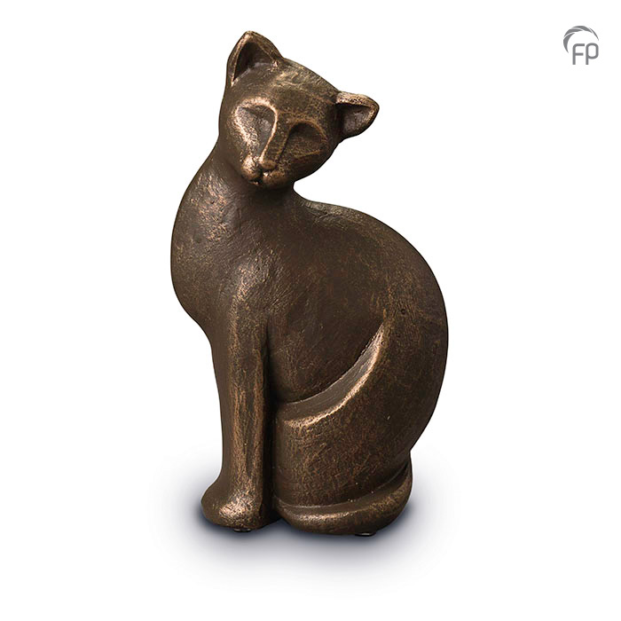 UGK 209 Keramische dieren art urn met bronzen afwerking. Elke Geert Kunen urn is uniek en wordt op bestelling gemaakt. Daarom zit er op deze producten een levertijd van 3 à 4 weken. UGK 209 € 179,00 / 0.70 L / H 23 CM
