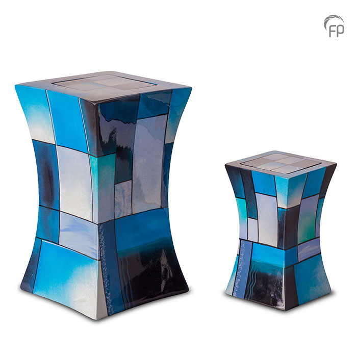 GFU 220 | GFU 220 S Glasfiber urn diabolo blauw GFU 220 € 229,00 / 3.80 L / H 29 CM GFU 220 S€ 179,00/1.10 L/H 19 CM