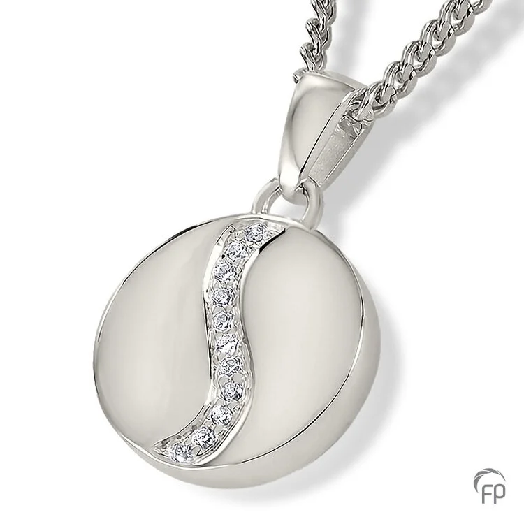 AH 071 met Zirkonia AH 071 € 215,00 / symbolische hoeveelheid / H 1.9 CM Bij deze sieraden in geel- en wit goud worden de Zirkonia steentjes vervangen voor echte diamanten. Prijs op aanvraag.