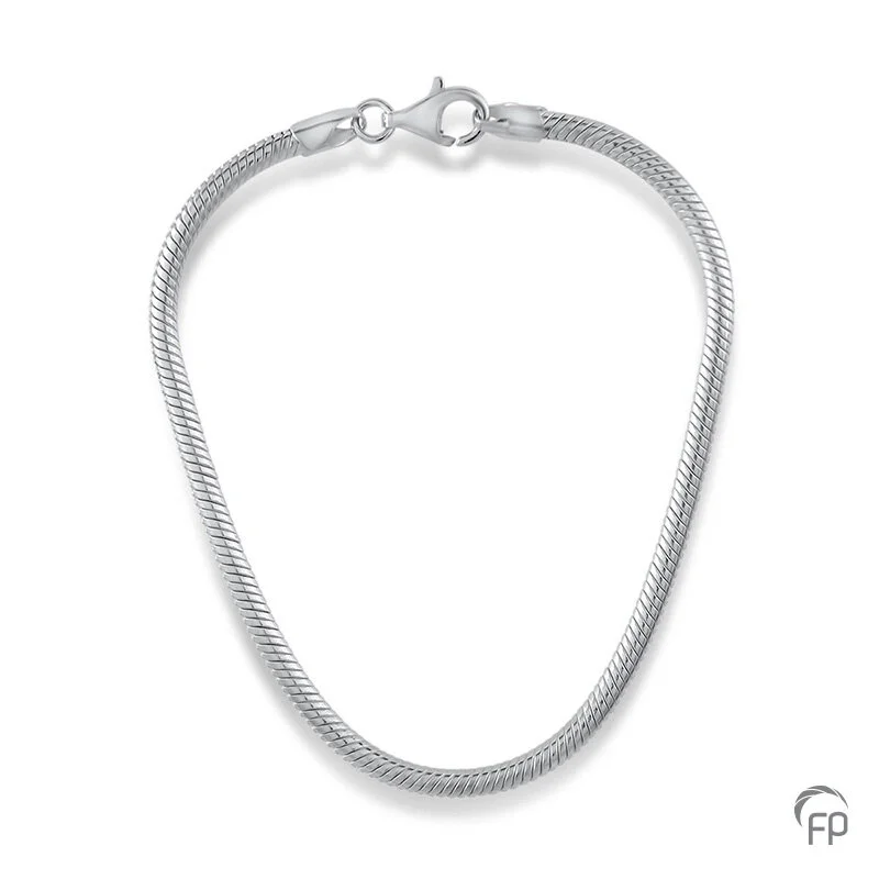 MEMORIAL BEADS ARMBAND slangen armband met karabijnslot MBBRAC / Prijzen vanaf € 28,00 De armband is leverbaar in de volgende maten: 16, 17, 18, 19 en 20 cm. Dikte ± 3 mm.