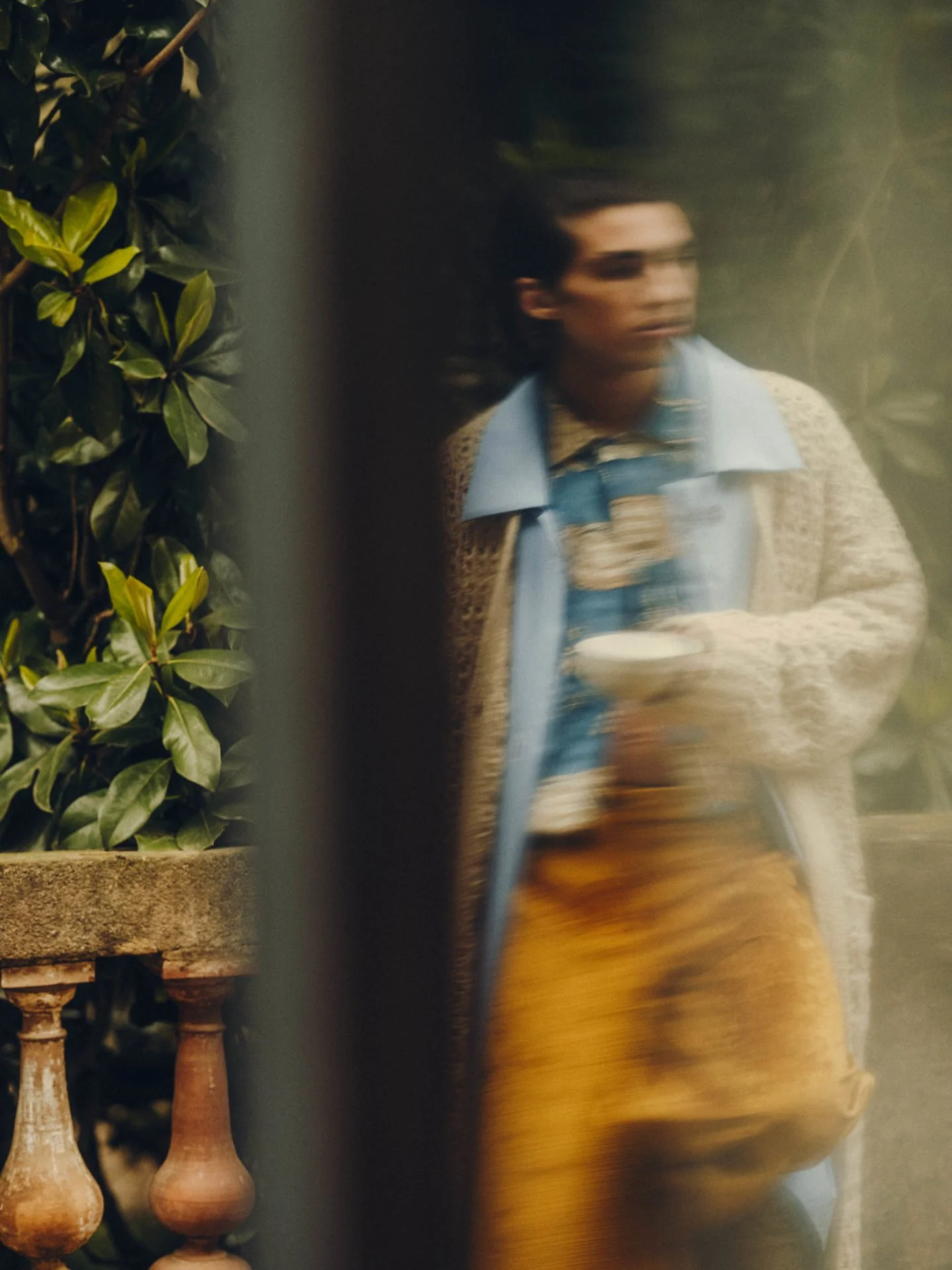 salvalopez_kinfolk_41_fall21_fashion_outofseason_020-1440x1920.jpg
