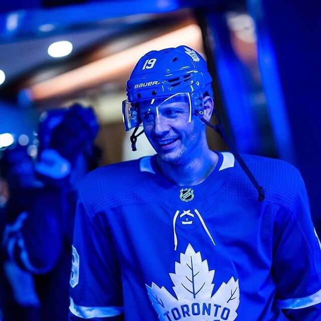 #repost @mapleleafs
・・・
Photo of the Day: Vintage Vibes 😀 #hockey #nhl #icehockey #sports #hockeystyle #hockeyplayers #hockeylife #sportsphotos #sportsphotography #instasports #instahockey #hockeyphotos #photooftheday #sportsarenas #stadium #winters