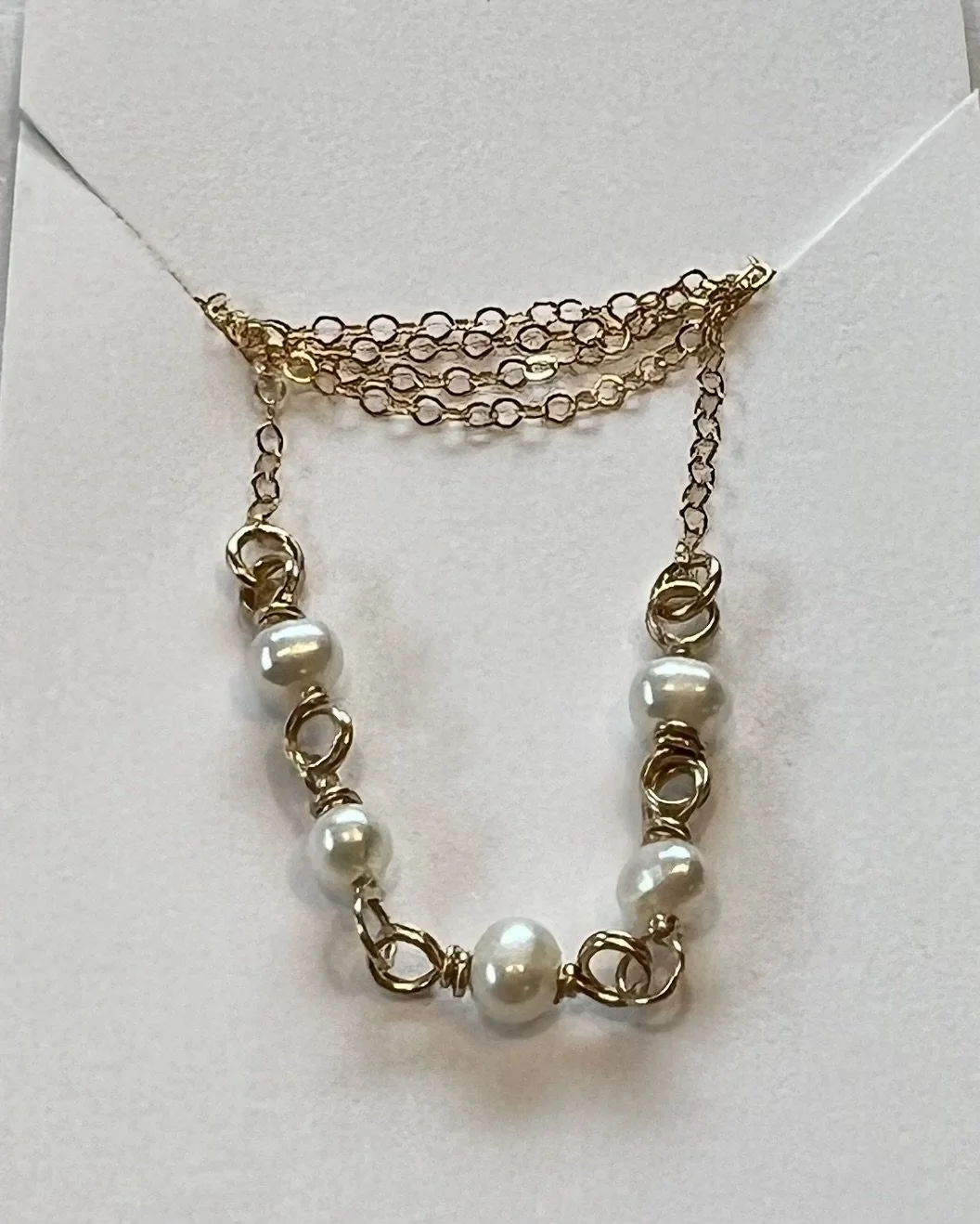 freshwater pearl necklace.jpeg