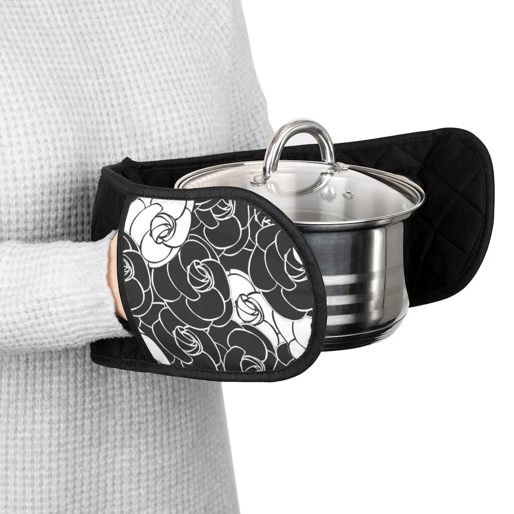 Fashion Camellia Roses Black Oven Mitts