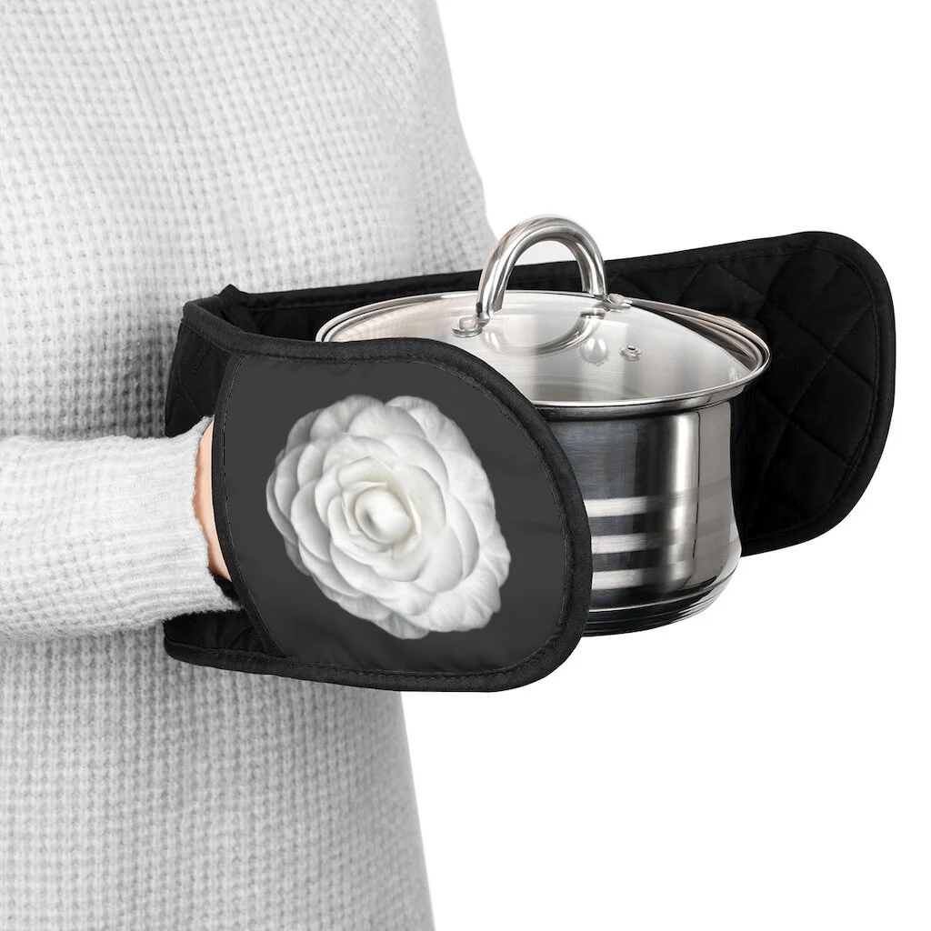 Fashion White Rose Oven Mitts