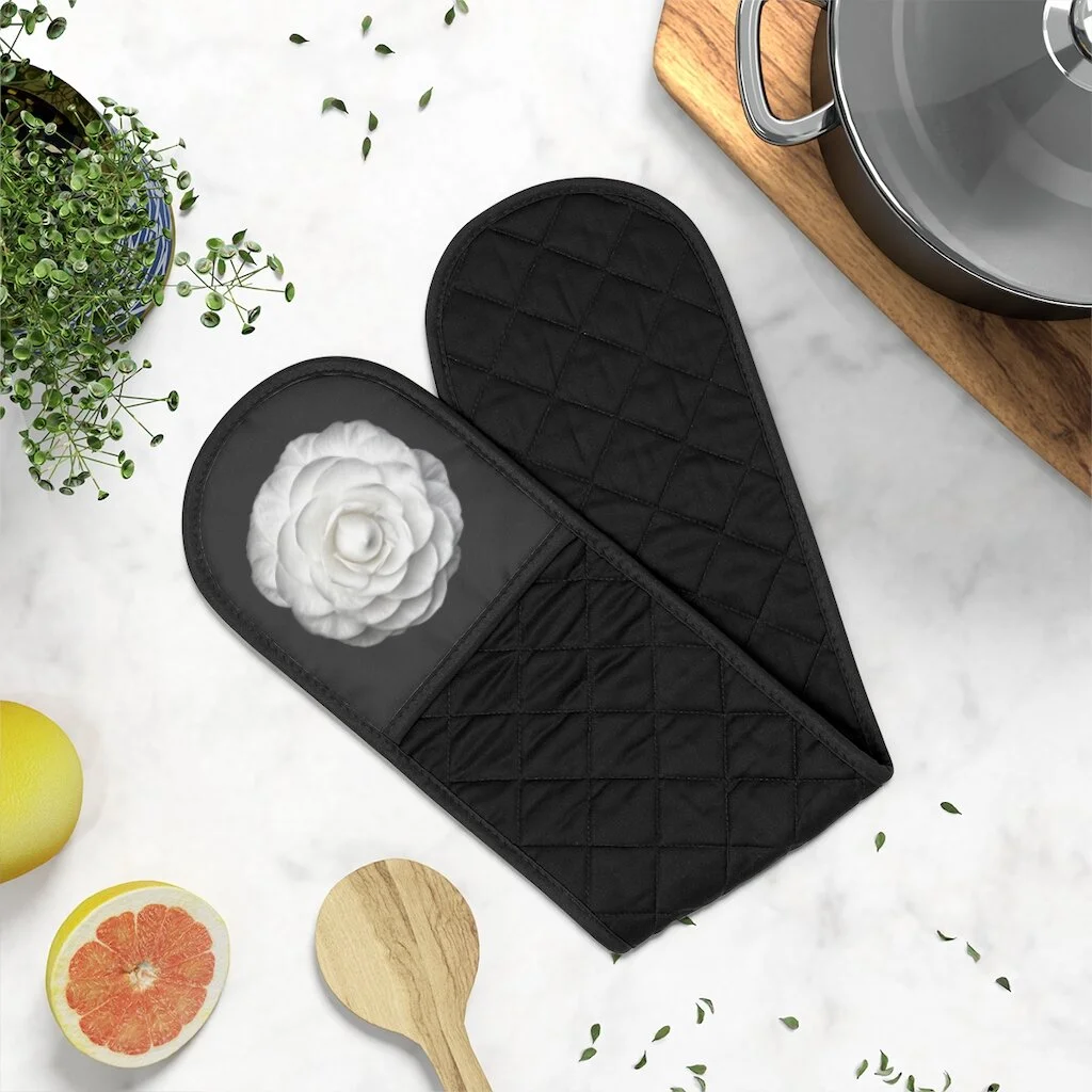 Fashion White Rose Oven Mitts