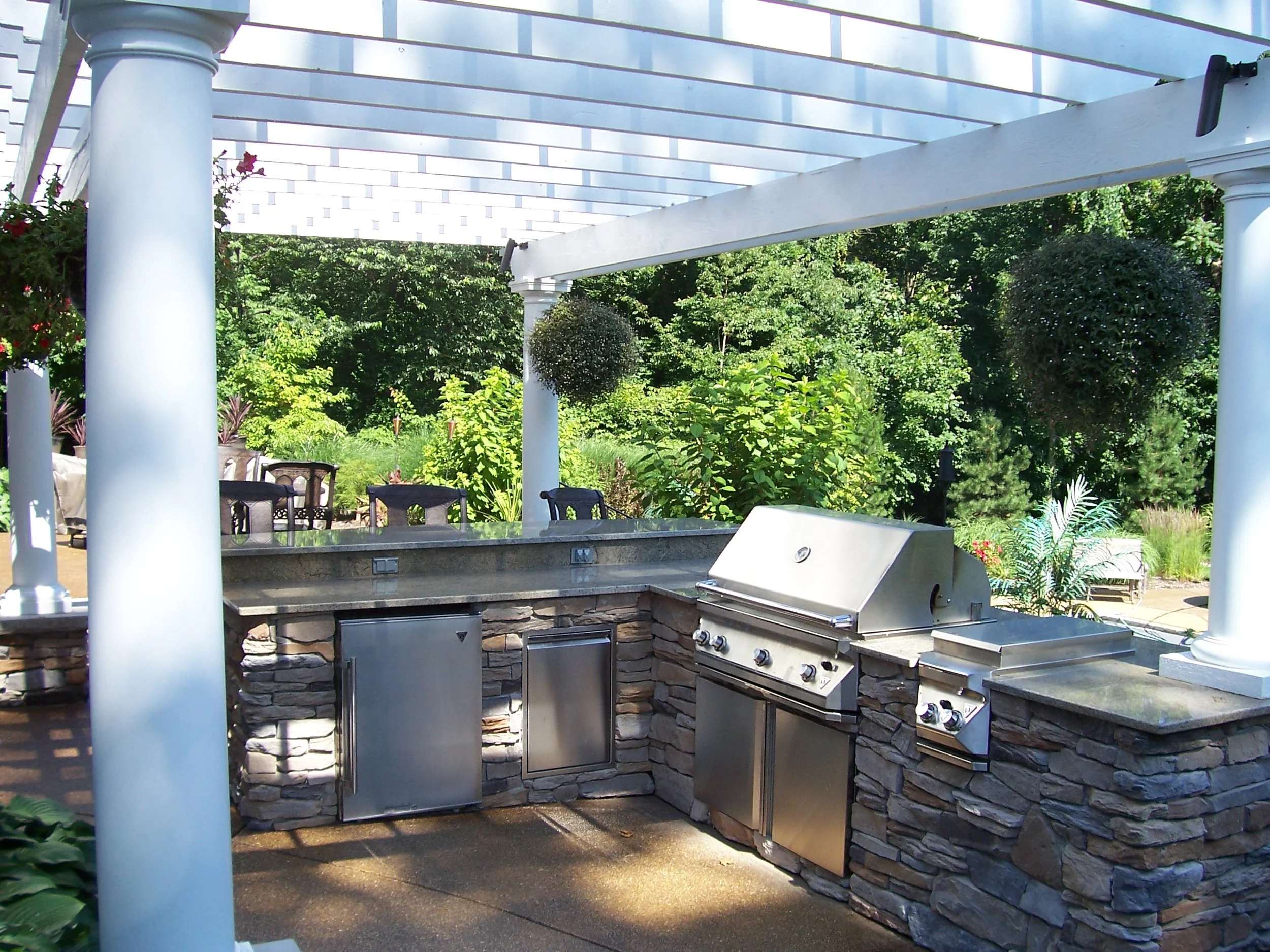 Outdoor Granite Bar 2