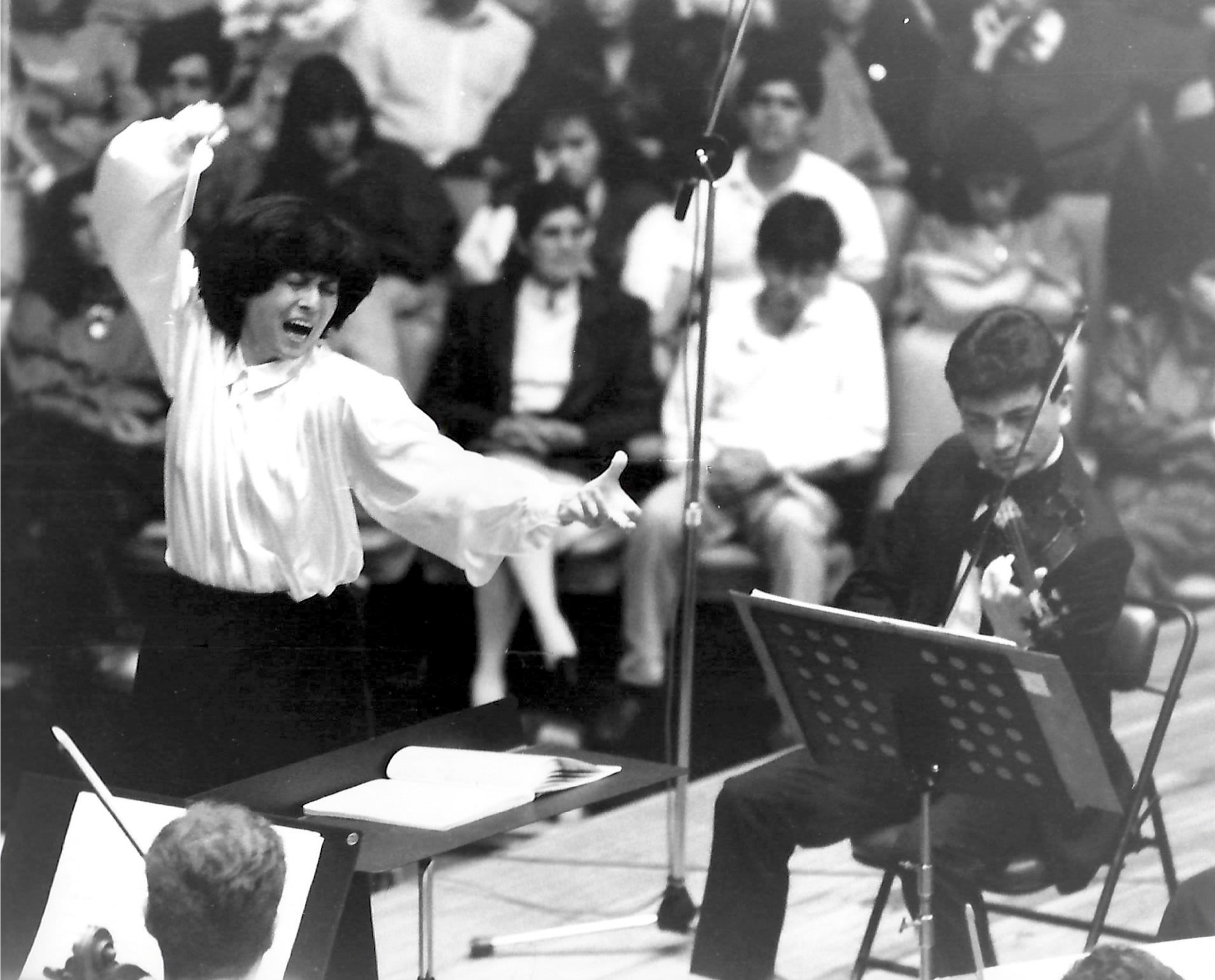 Bogota Philharmonic at the Leon de Greiff Hall, Bogota. Photo by Baez