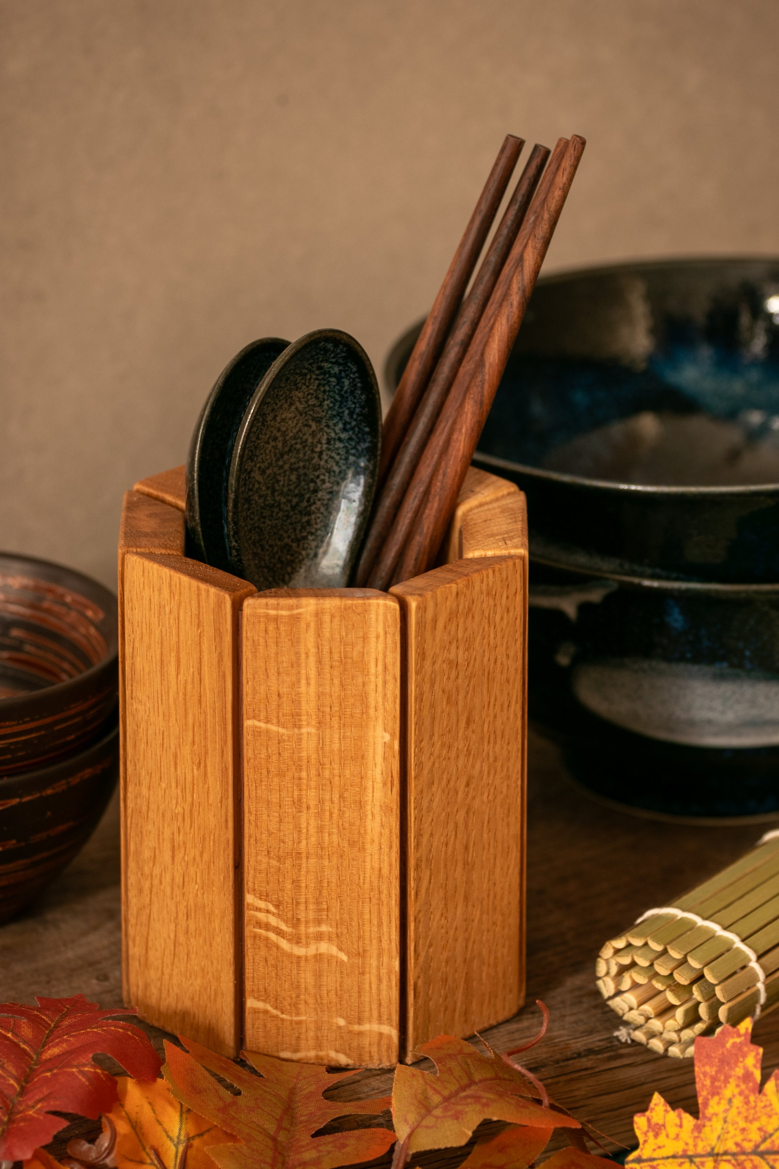 Facet vase container chopsticks.jpg