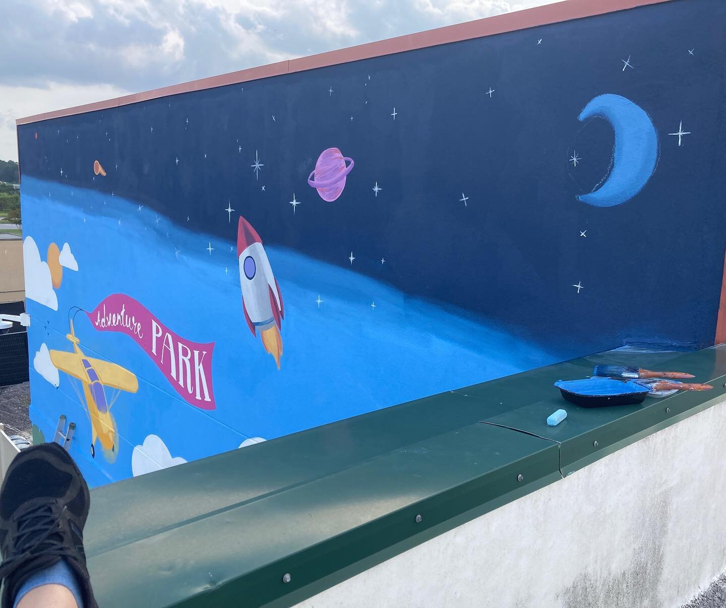 Ribbon cutting for this big ole mural today! Created by group member @tara_garrigan with help from @shayebebaby and @seefredette 
See it in its entirety at 10:30am today in Pooler for the official @ribbon cutting by @memorialhealthchildrens and @tang