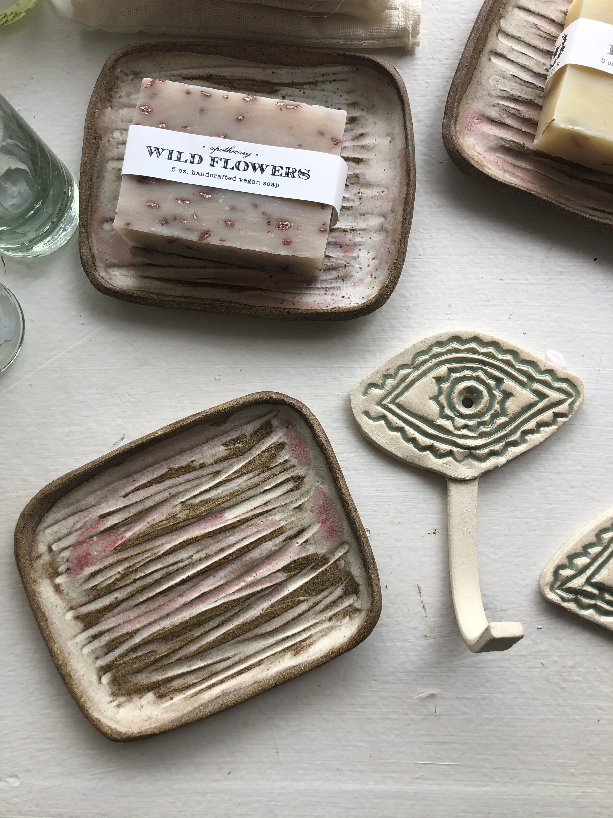 Simple rustic dish ( soap dish) - D1CC51CB-82DC-4532-B338-63637CAA0ECF.jpeg