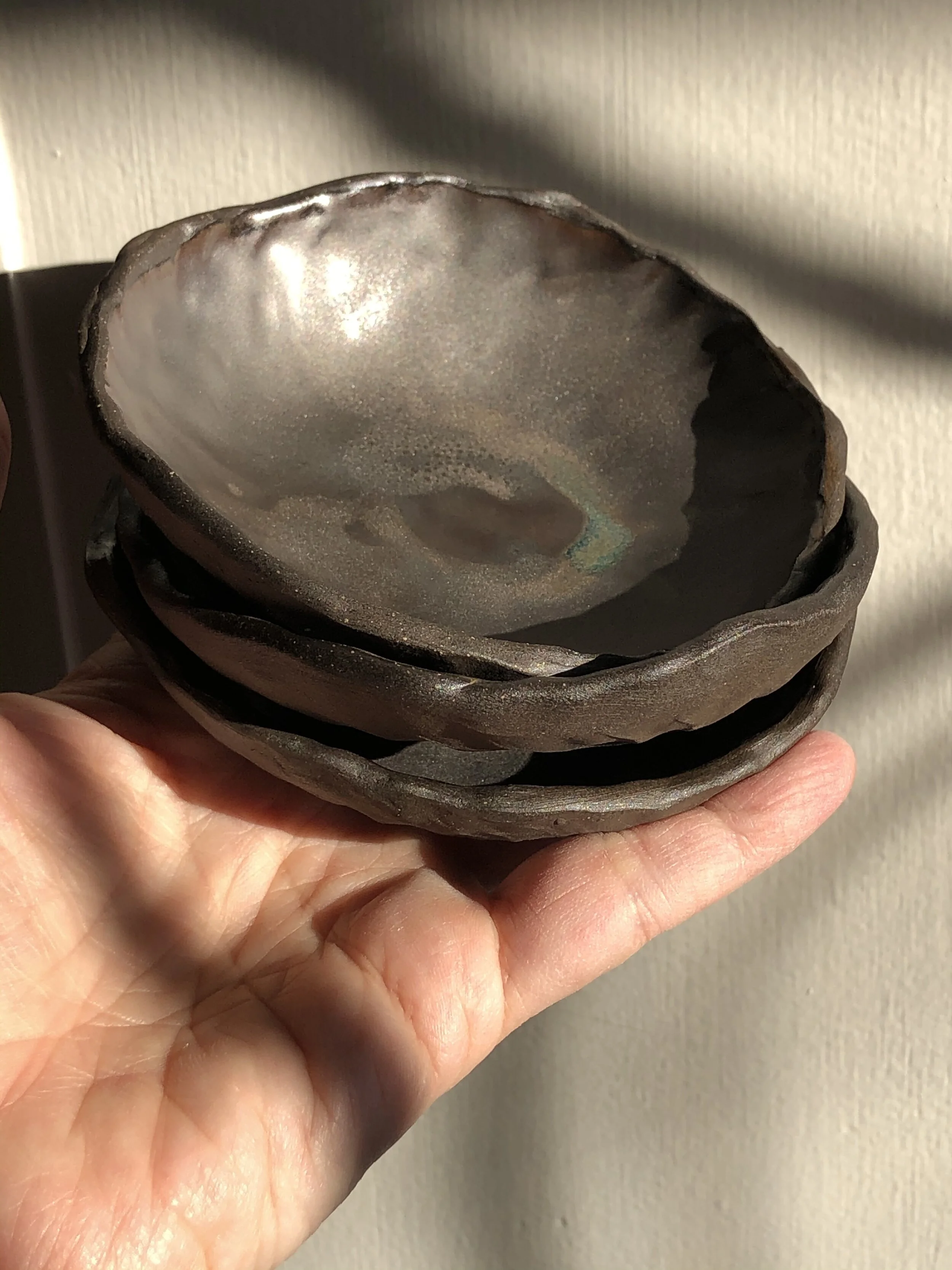 Metallic Rustic pinch dish - 7FA7CEFC-5B8F-42FC-9D16-24C44A330CD5.jpeg