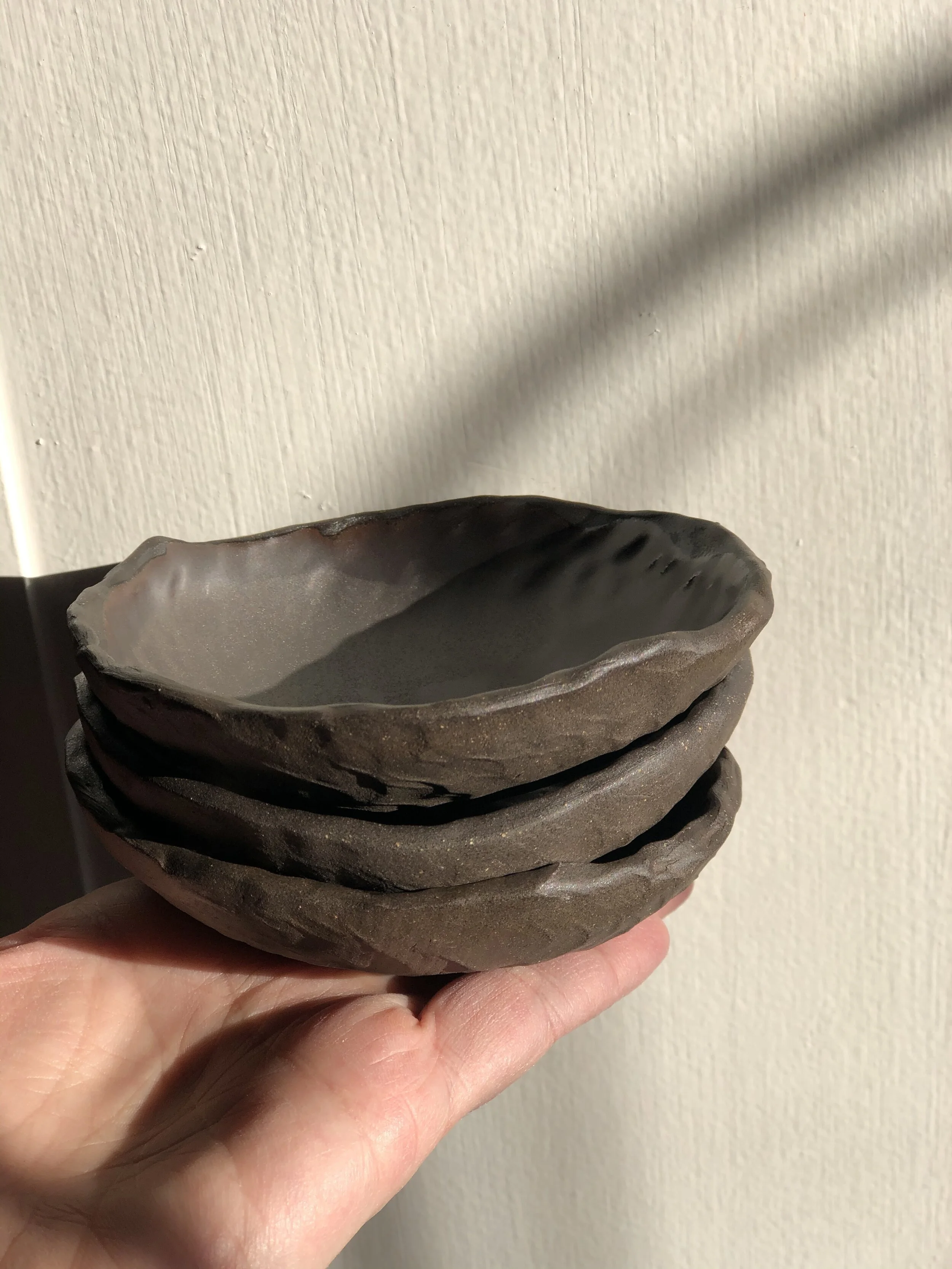 Metallic Rustic pinch dish - A45EEE2E-966C-4B48-ADC3-941F88373443.jpeg