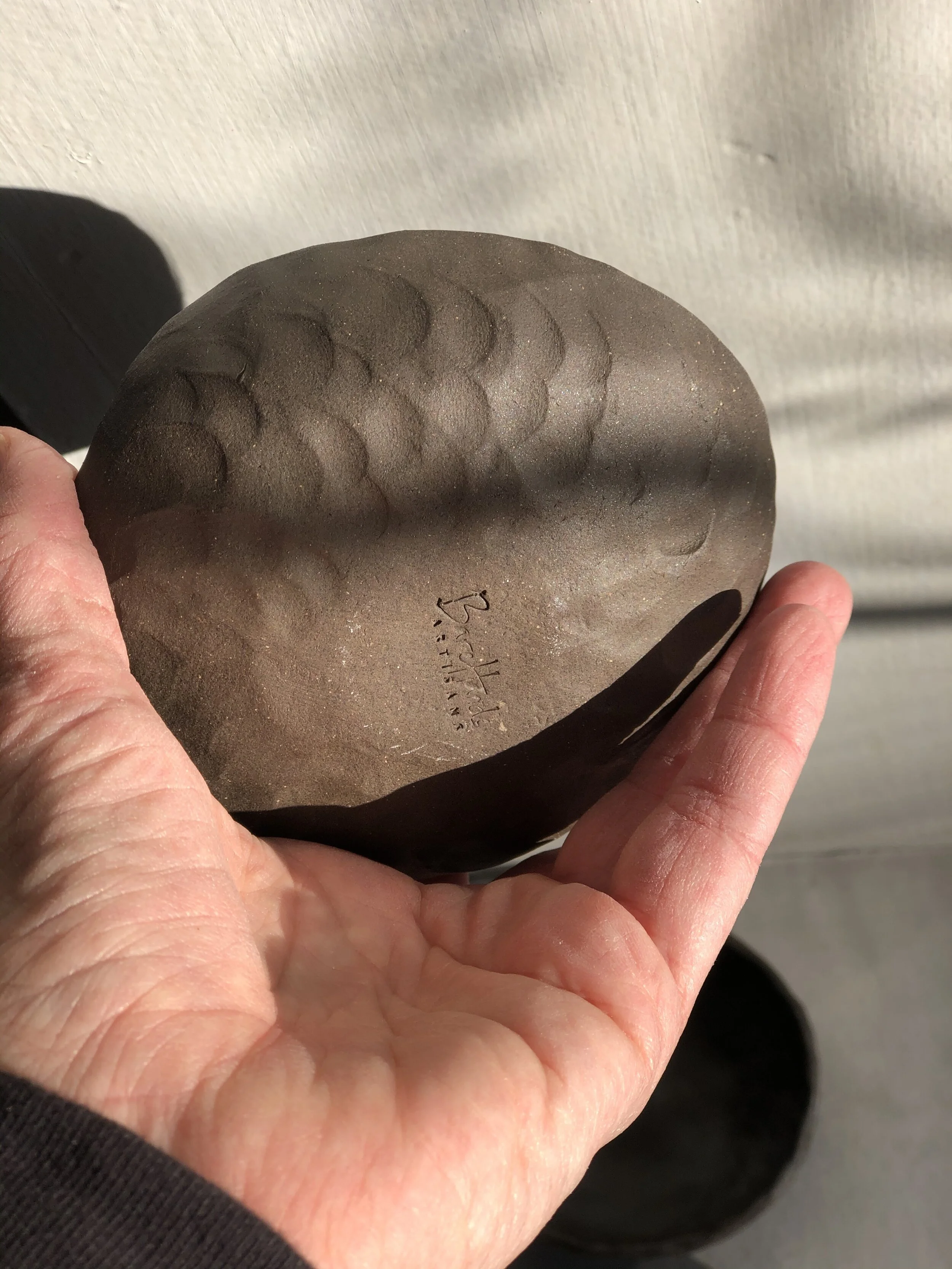 Metallic Rustic pinch dish - E3066B33-C00E-4D3F-9D5B-34D2F717074F.jpeg