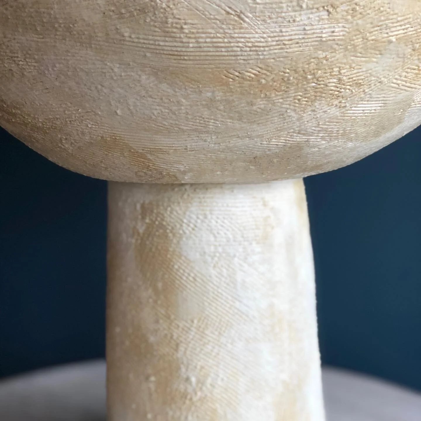 Porcelain Pedestal planter - 35D70F6B-C5D3-4F04-8188-81E13AE8EED9.jpeg