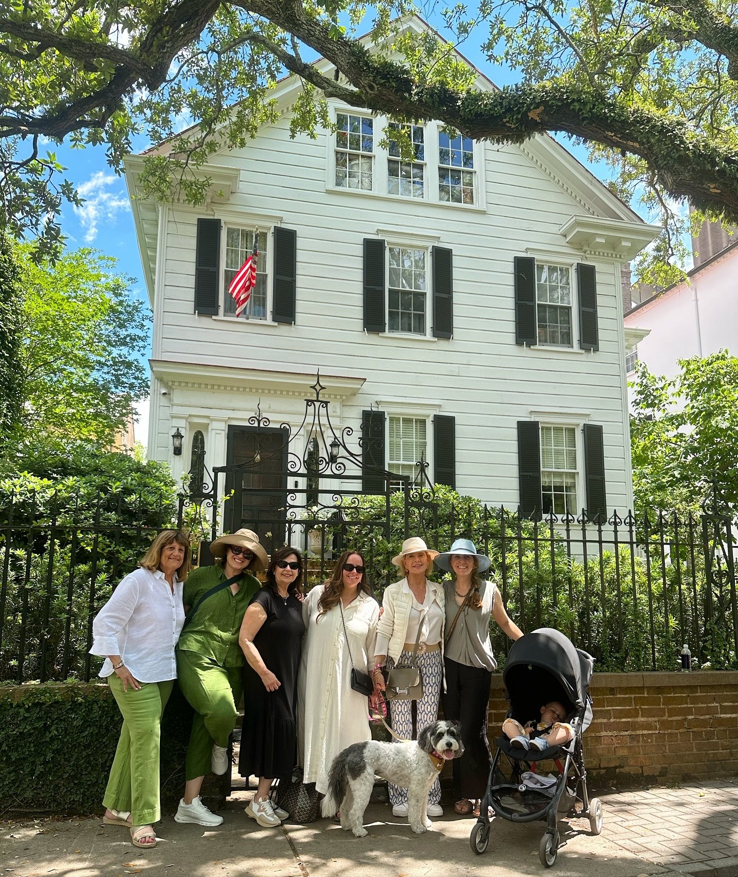 Have we ever told you that we L❤️VE our job! Meeting new wonderful people (and doggos)✔️ The streets of downtown Charleston are our office ✔️ Getting our steps in and soaking in the outdoors ✔️ Making Charleston history relevant and fun ✔️ Thank you 