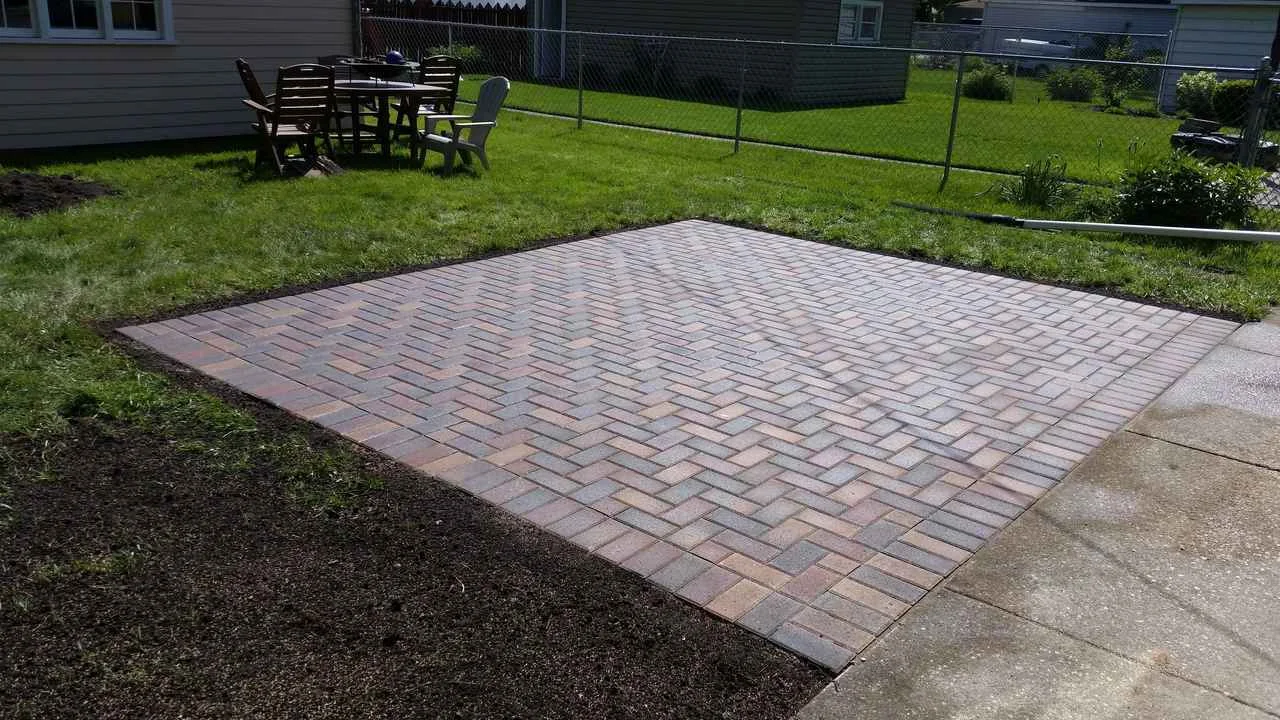 Brick pavers maintenance and lawn service in North Riverside, IL