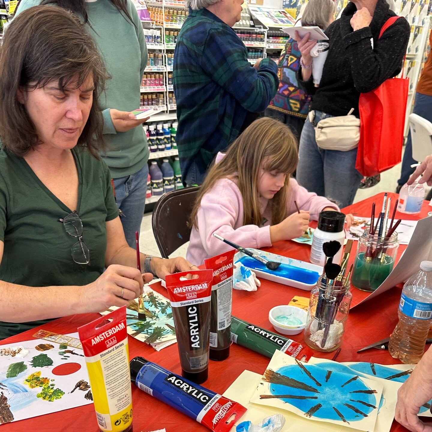 Many thanks to our friends at @palaceartsupply in Northern California for including us in their 75th Anniversary celebration this past weekend! Local artist @lisafoodartlife demonstrated the features of #amsterdamacrylicspaint. Attendees of all ages 