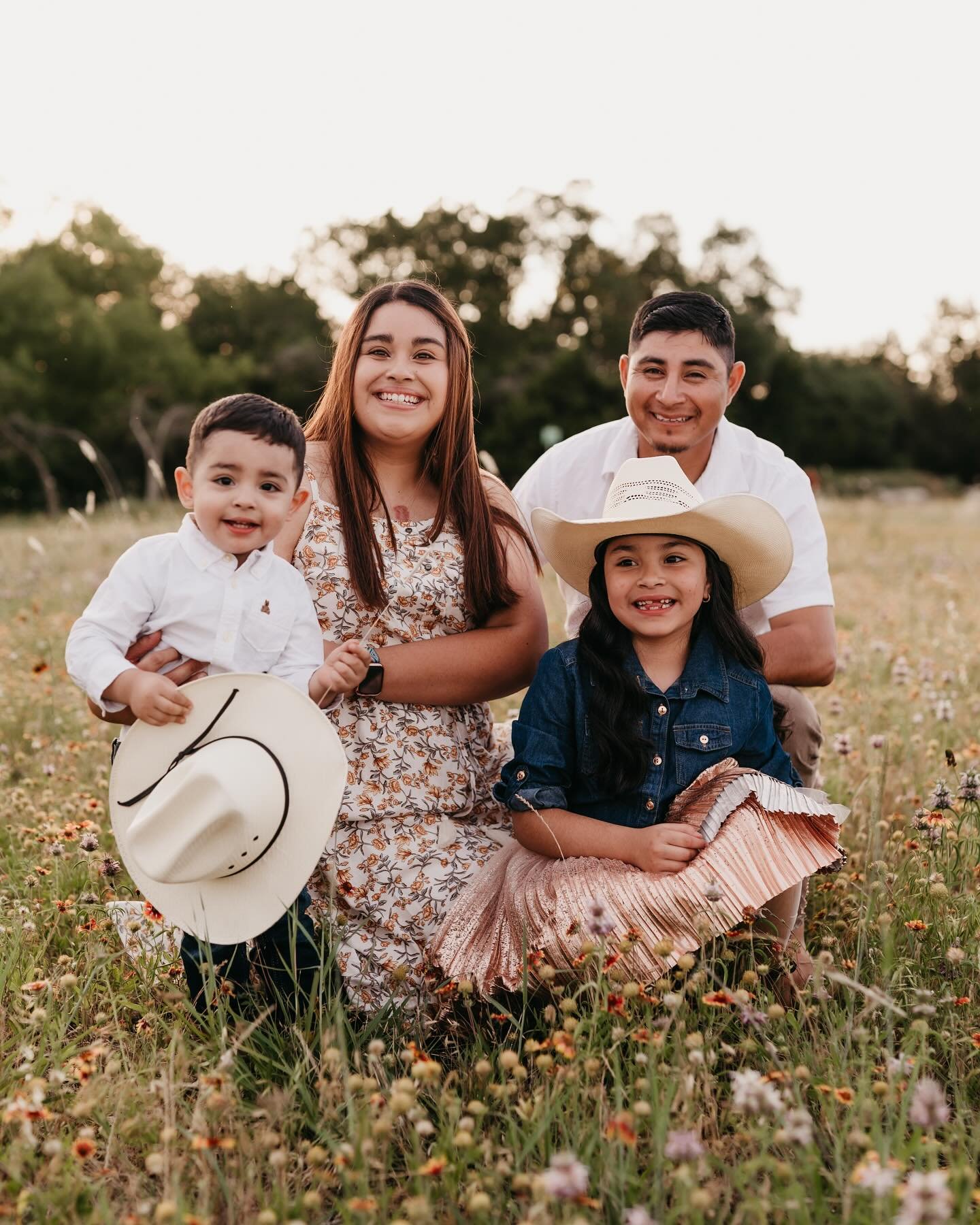 Una de nuestras familias favoritas 💛🧡

#atxphotographer #atxfamilyphotographer #familyphotography #atxphotography #atxphotographers #lifestylephotography