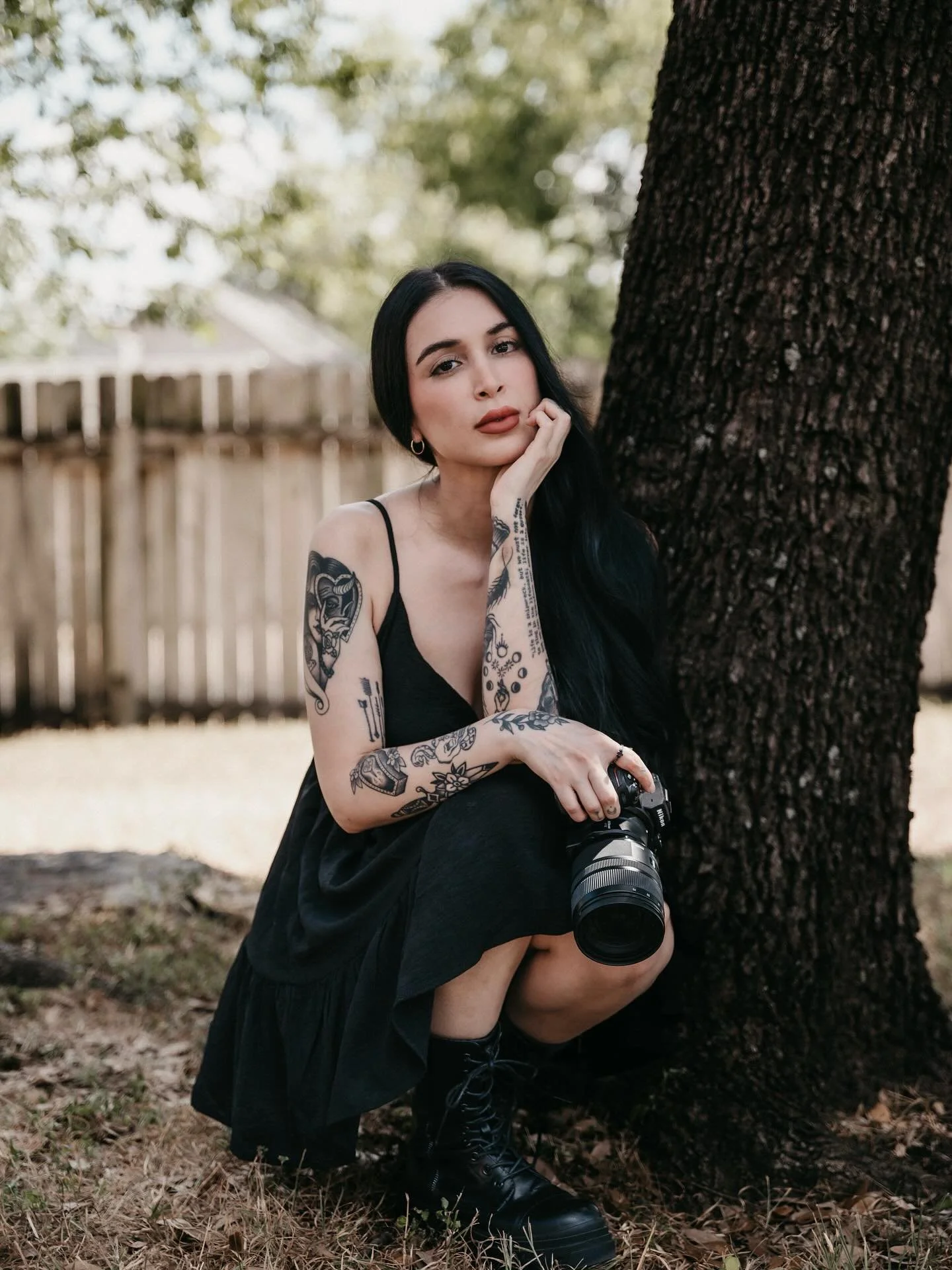 Updated intro post! 🖤

Hi, welcome if you&rsquo;re new here and hello again if you&rsquo;ve been hanging out with me for a while 👋

I&rsquo;m Fiorella, a bilingual photographer from Peru, now lucky enough to call Austin, Texas my home. I&rsquo;ve b