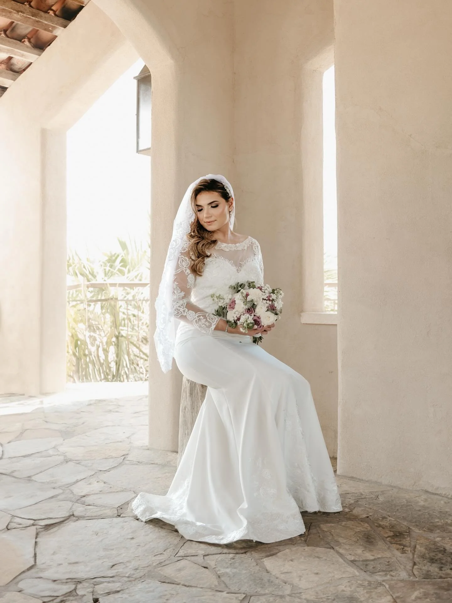 i&rsquo;m still not over this wedding, had to share
more.

#bridalphotographer #atxbridalphotographer #atxbride #atxphotographer #portraitphotographer #atxbasedphotographer #atxbridetobe #atx #atxcouplesphotographer #couplesphotographer #bridedress #