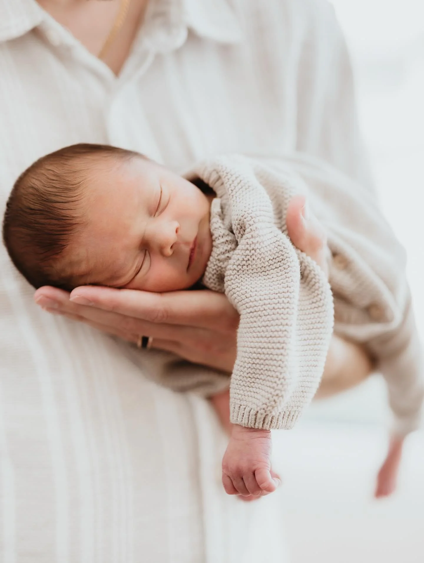 Newborn photography is never just about the photos it&rsquo;s about slowing down in the middle of the newborn whirlwind and taking in every little detail of your baby. ✨

The way their tiny hands curl, the softness of their features, the peace you fe