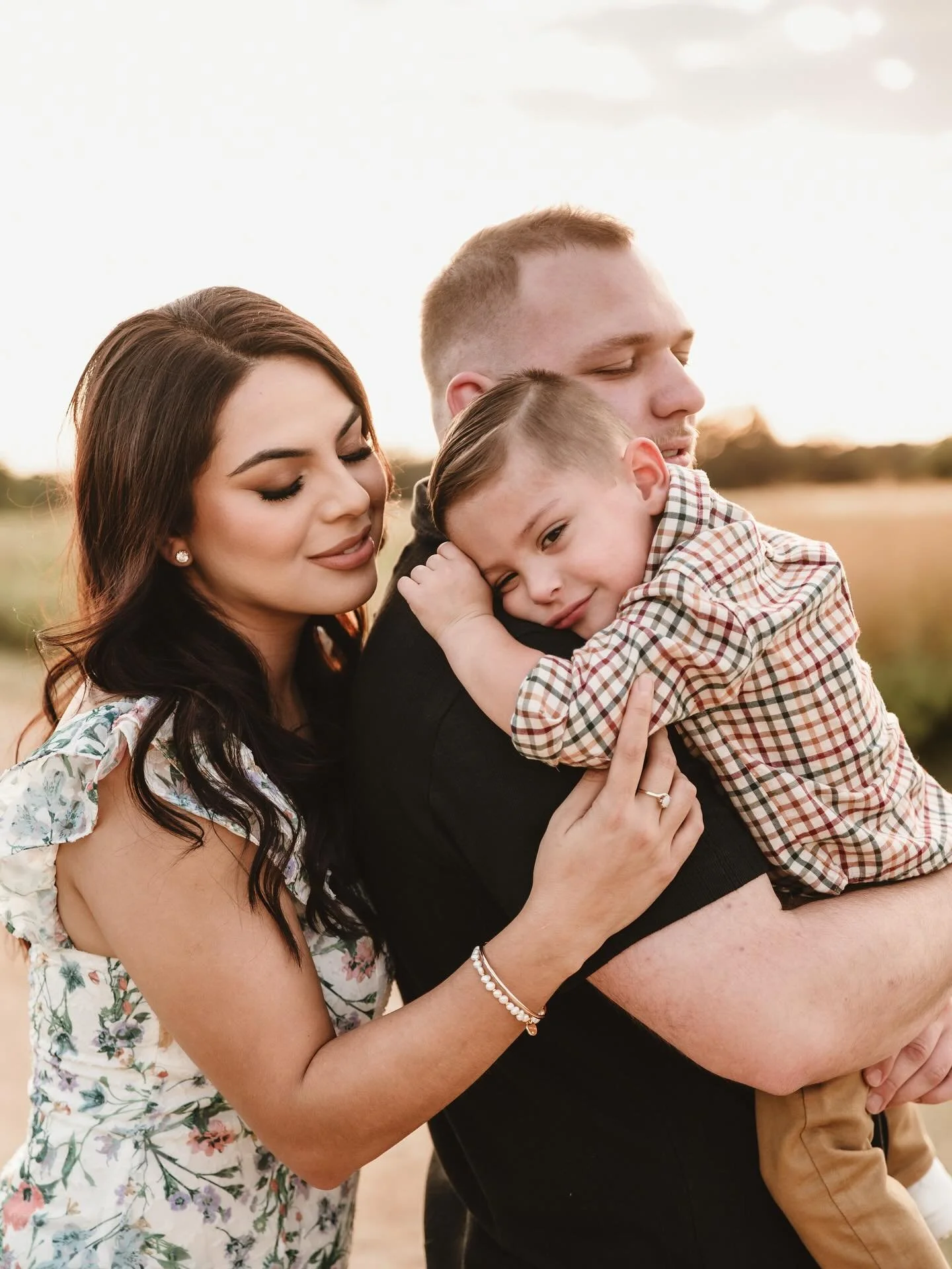 So many favourites from this beautiful sunset session ✨

#atxphotographer #atxphotography #atxfamilyphotographer #weddingphotography #familyphotography #familyphotography #familyphotoshoot #familyportraits #newbornphotography #maternityphotography #p