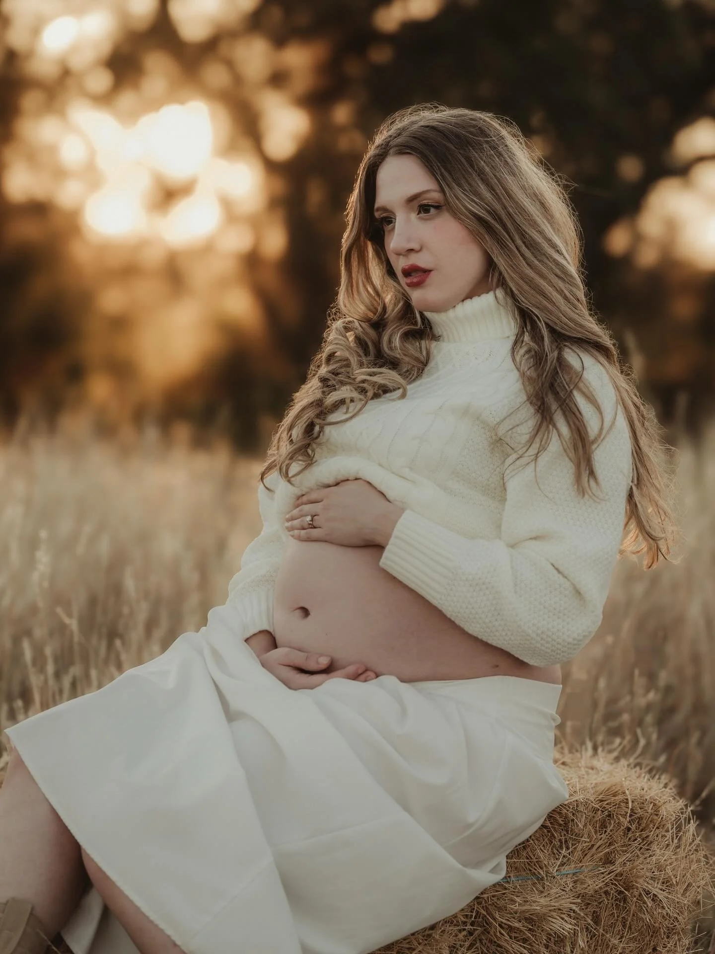 Hey bump day! Gorgeous mama-to-be!

Here&rsquo;s your friendly reminder of the week:

I recommend scheduling your maternity session between 28&ndash;33 weeks. It&rsquo;s never too early to get on the calendar! And yes, I also offer a maternity + newb