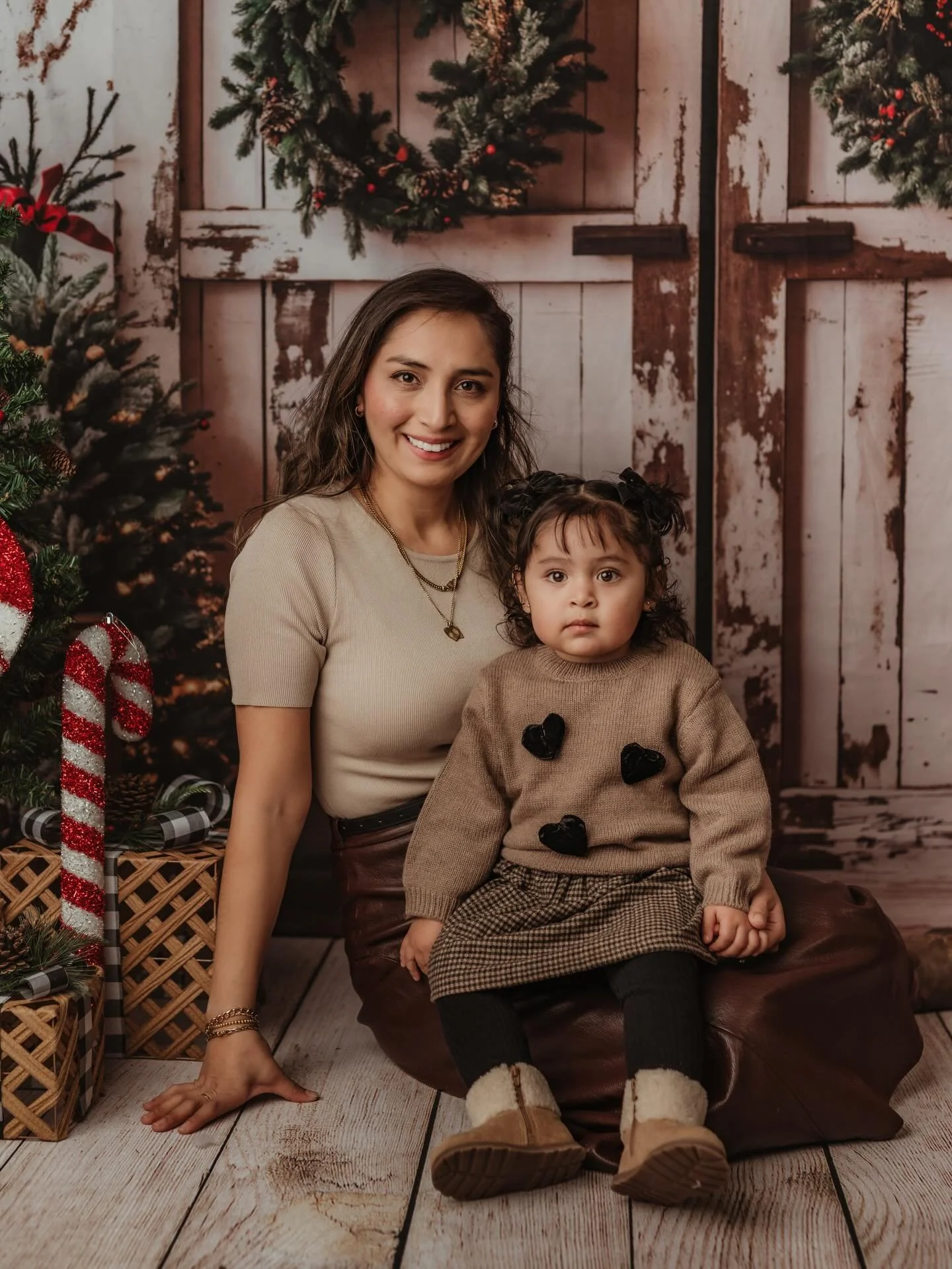 I love photographing toddlers because nothing needs direction. Nothing needs to be fixed.
They don&rsquo;t perform.

Every pause, every tiny movement, the way they look away,
the way joy appears without warning
it&rsquo;s all true.

She wasn&rsquo;t 