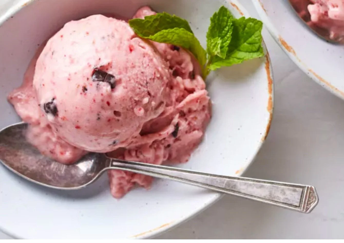 Strawberry Chocolate nICE cream