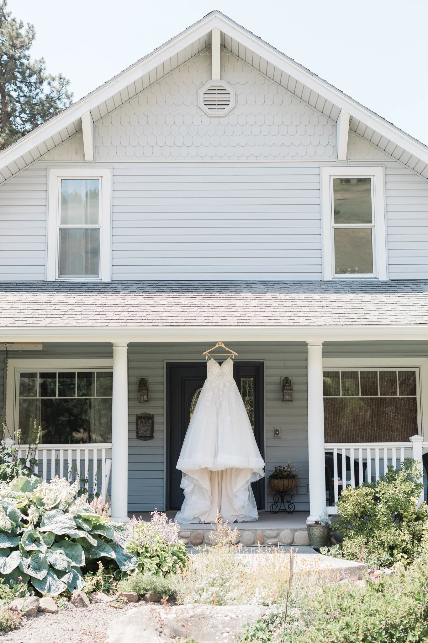 Barn At Blue Meadows Wedding | Dayton, WA