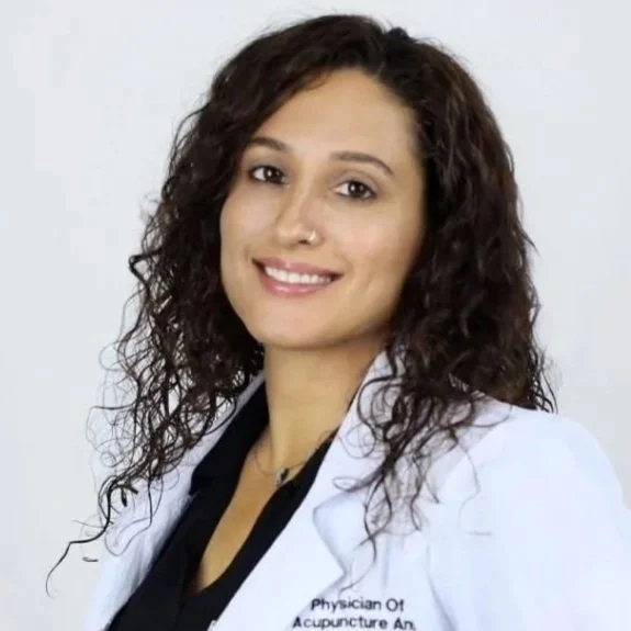 Dr. Jennifer Cruz