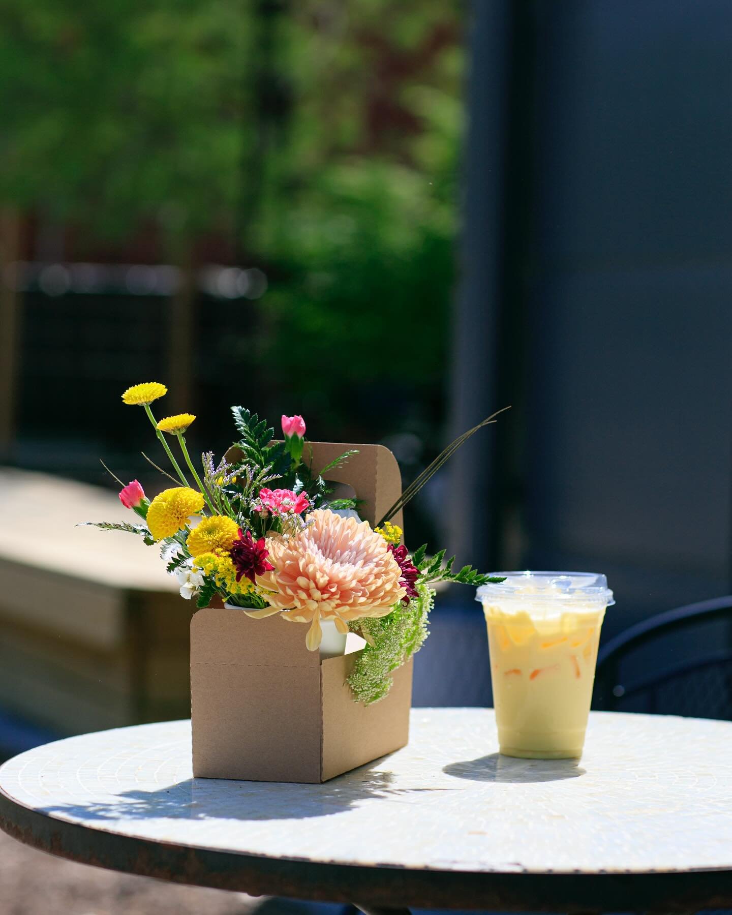 Plan ahead for Mother's Day and pre-order your coffee cup flower arrangements now! 🌼

You can pre-order your Mother's Day coffee cup arrangement at 39thstreetfloral.com and it will be ready for pickup at Fiddlehead Fern Caf&eacute; on Mother's Day&m