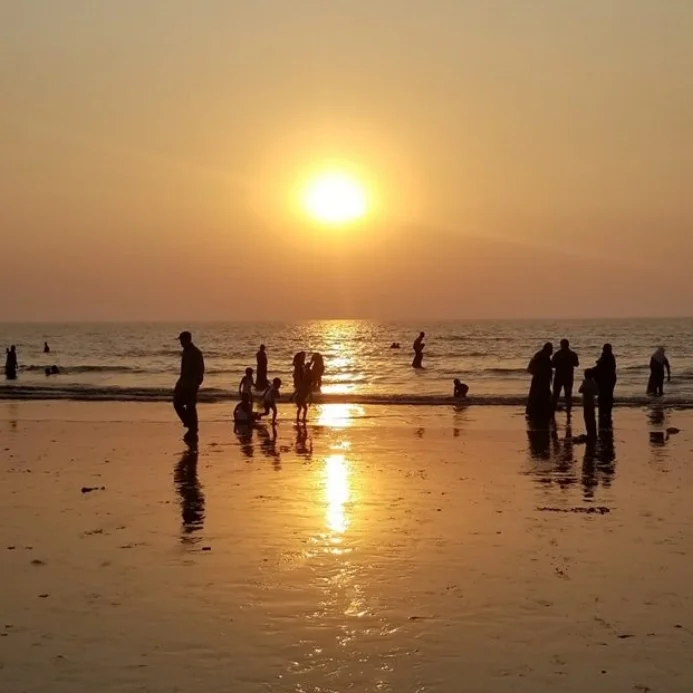 Sunset at Juhu Beach, Mumbai, India.
