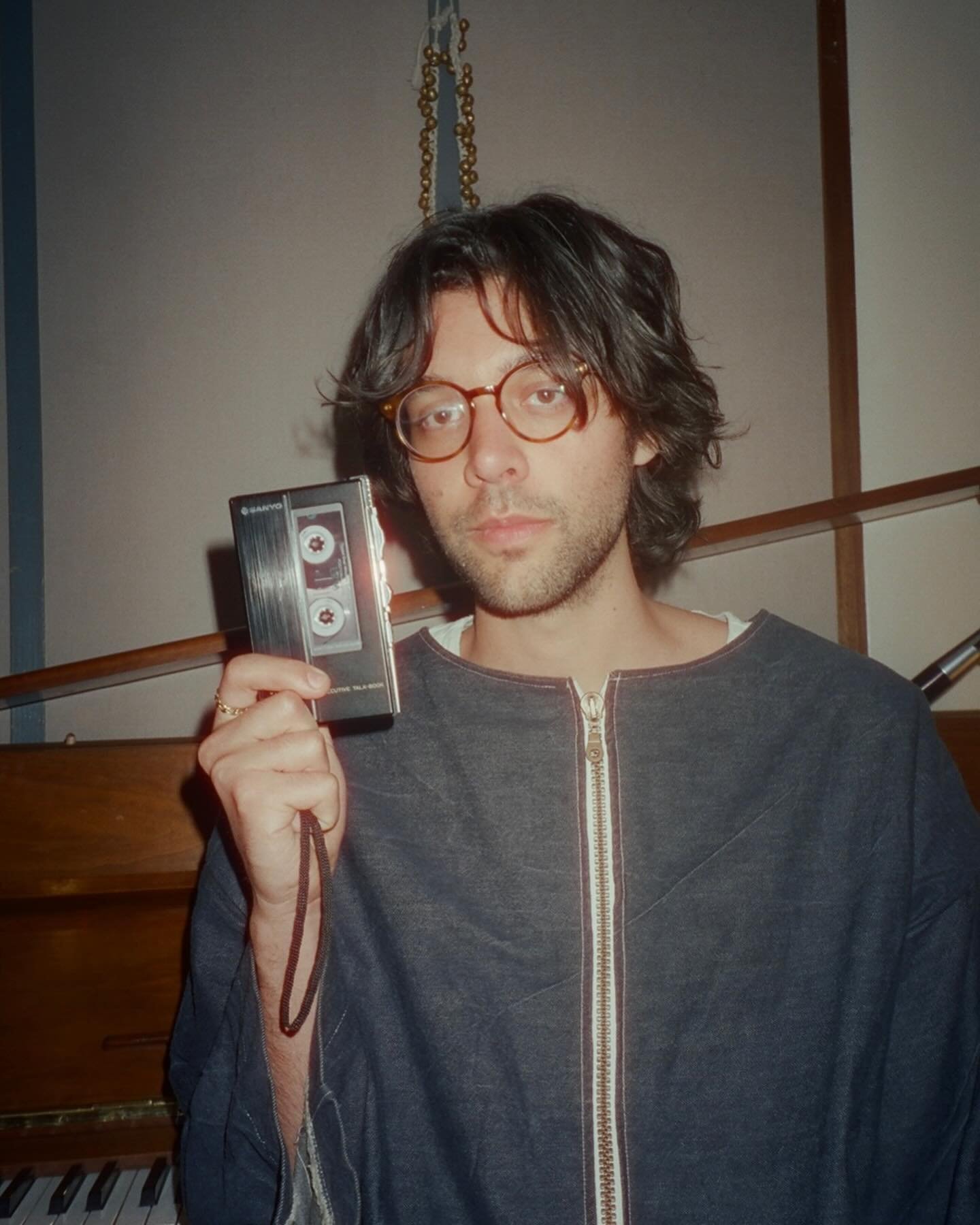 New! Music! Alert!
&ldquo;Tongue-Tied&rdquo; by @francesengland / @oscillamusic is out today 🪄🌼✨ This is easily one of my favorite songs I have ever worked on. It features a lot of handheld cassette recorder piano and tape echo guitar&mdash; I love