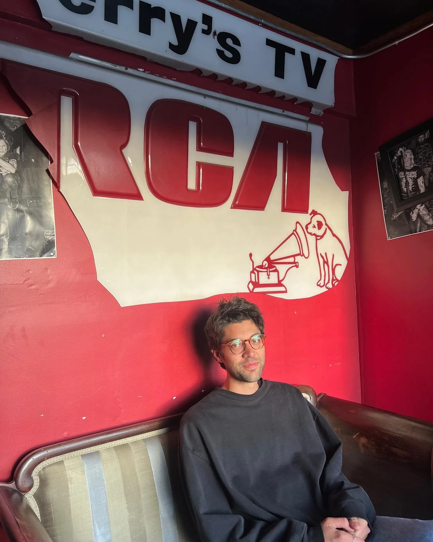 dump for joy! much music is happening in my life right now 🌟 i&rsquo;m so excited to share it with the world 🌎  @worthitpurchase is putting out our new song called &ldquo;Heaven on Earth&rdquo; this Friday and to celebrate, we&rsquo;re playing at @