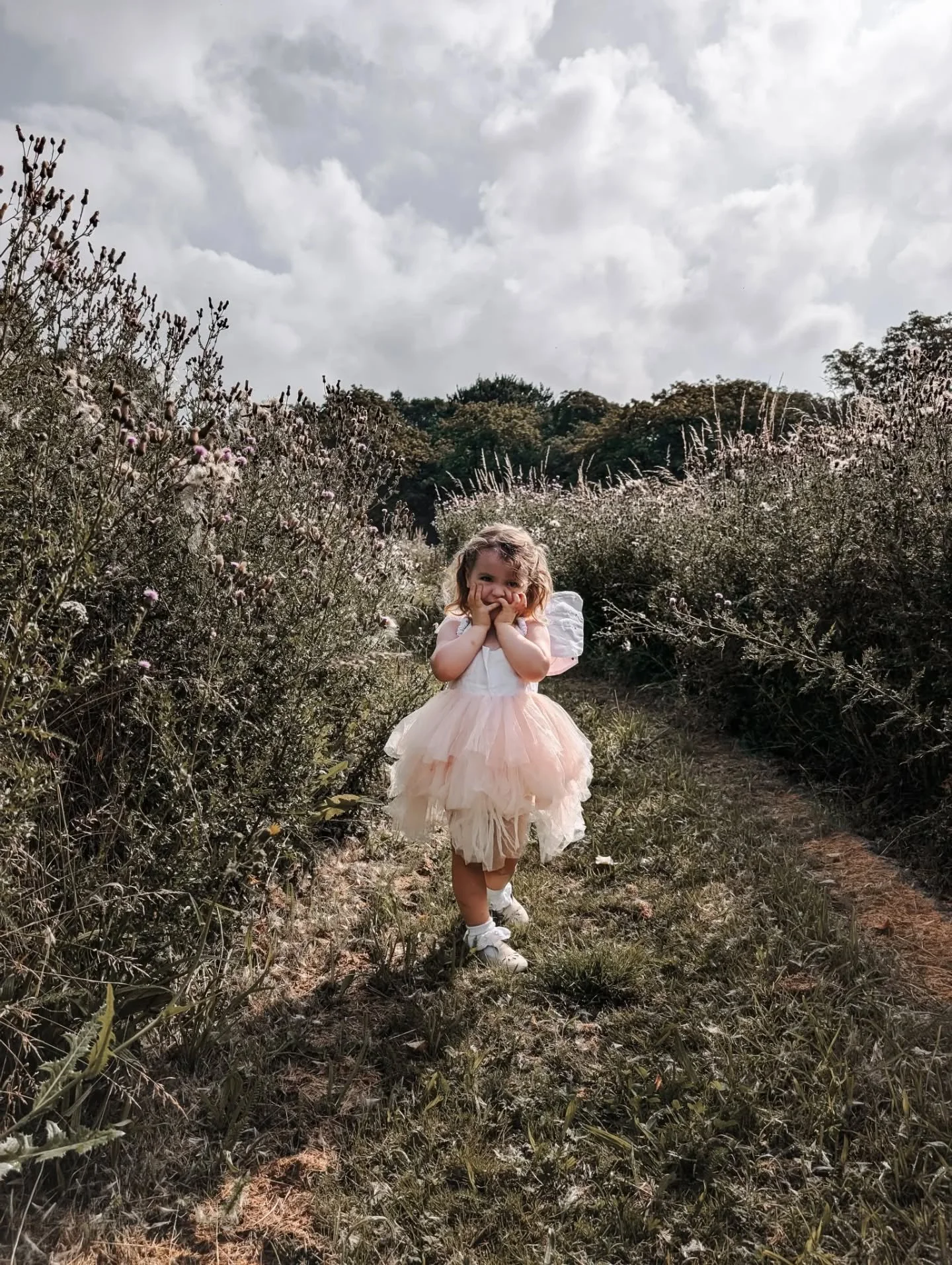 Oh how I missed these two whilst I was away. Four days apart and I couldn't kiss them enough when we were reunited.
•
•
•
My angels in @ohmee.ohmai 
Completely enchanting.