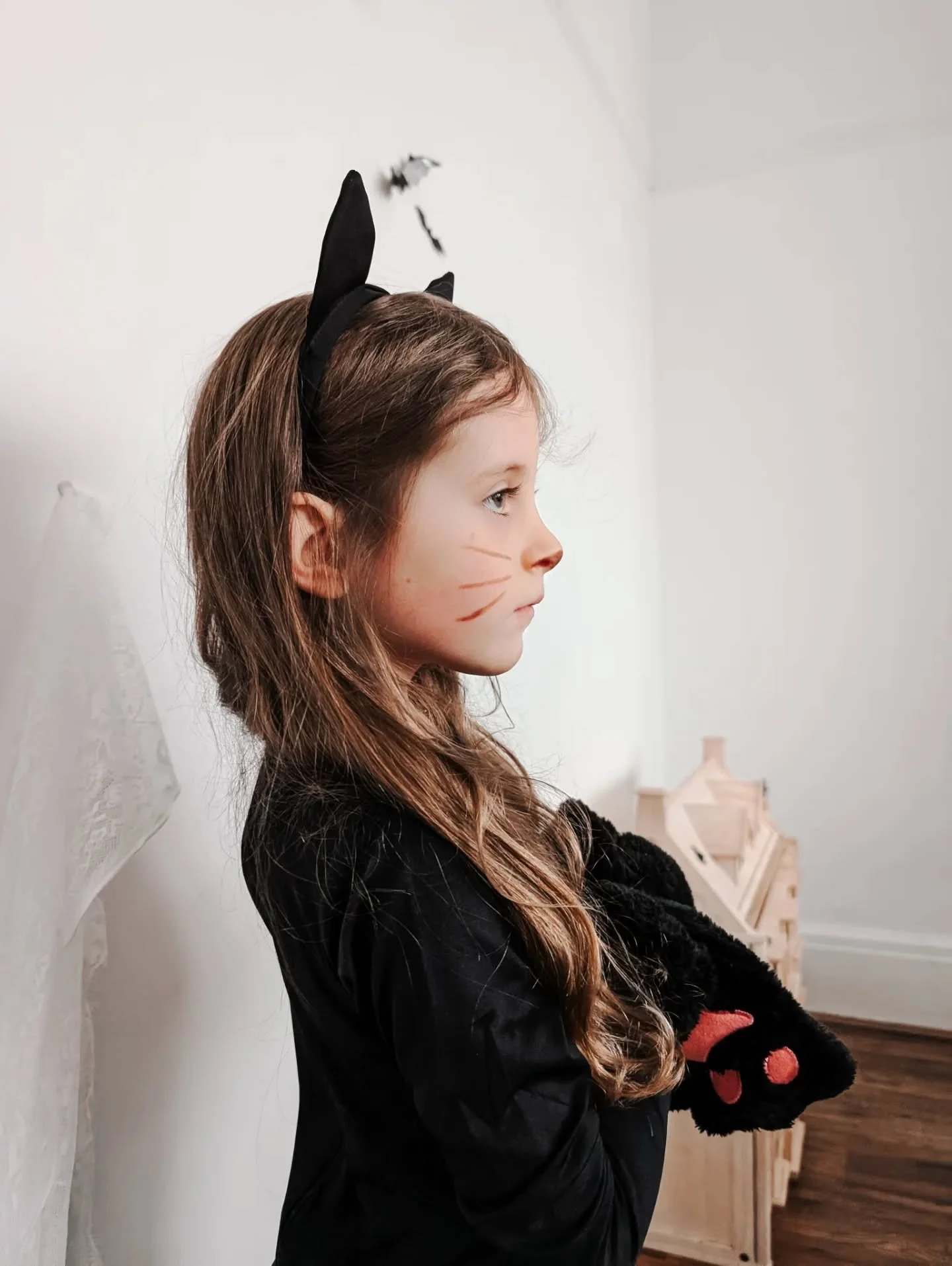 The multiple Halloween costumes we used this year 😅
Marlow Autumns really got into character as a cat - she could be a method actor! I made Rua's dinosaur costume at her request to be a dark blue and yellow dinosaur.... And I must admit it was not m