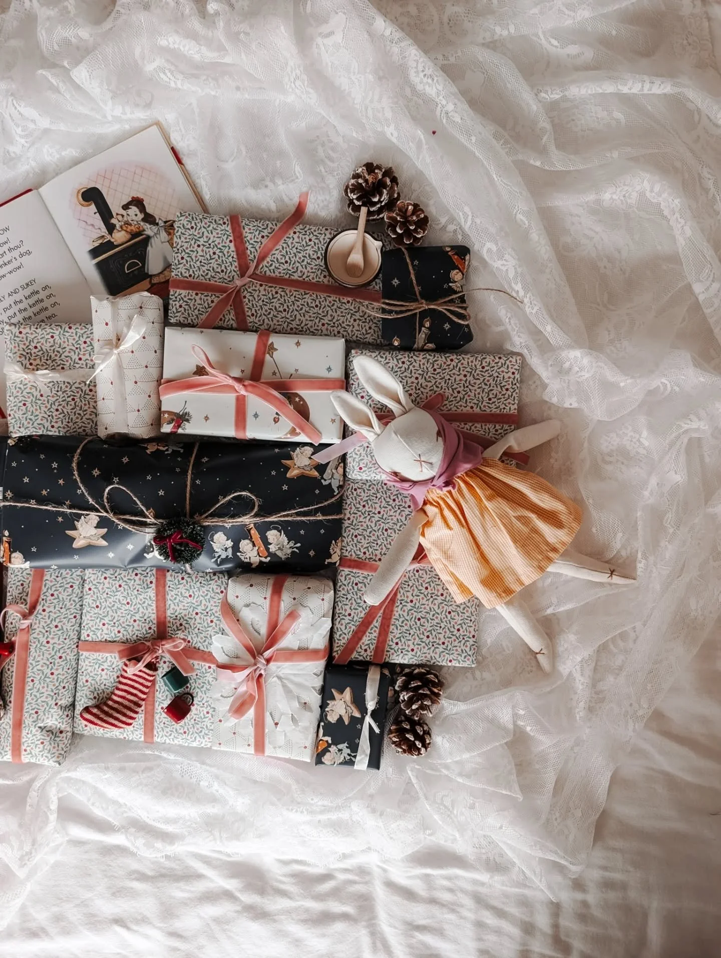 Too pretty not to give it's own official square.
🫶