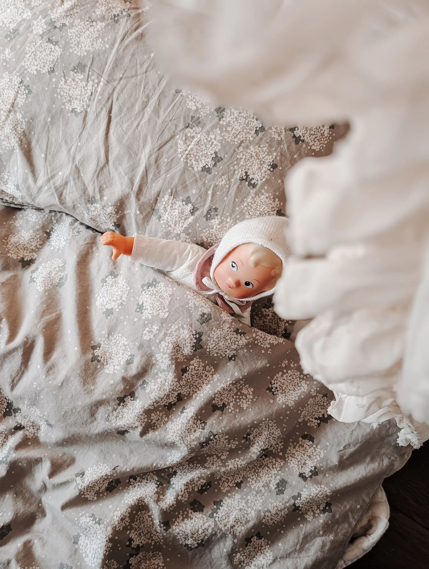 Things both girls are loving at the moment... baby dolls, baby dolls and baby dolls...
All with very notable names; Red, Lightning Rua, Baby Dora, Lissi Baby, Tiny Tears and our newest addition to the family Lily.
Can you ever have too many babies to