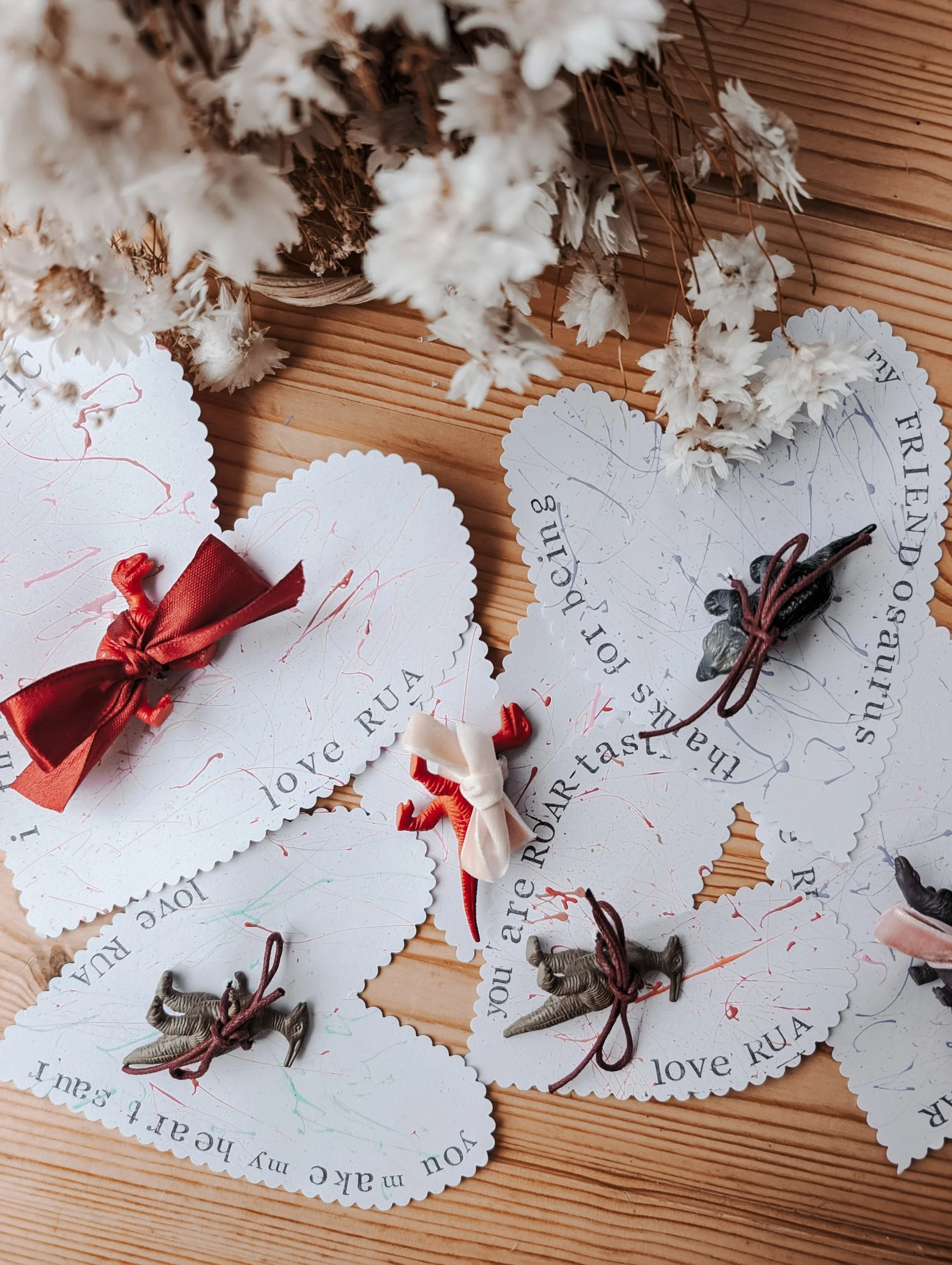 dinosaur 'roar' valentines