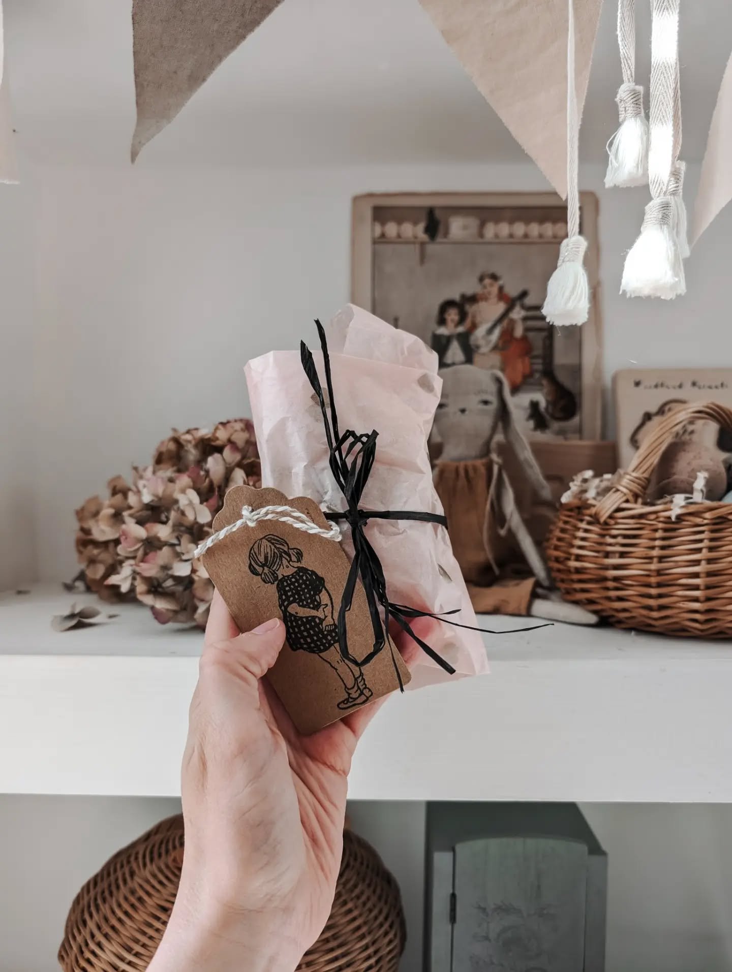 Only one tooth left to come out for Marlow Autumn (of the first set of eight that fall).
How is it that one second you had all your milk teeth and suddenly you seem oh so grown with peggies that will hopefully keep you right into the elder years?
&bu