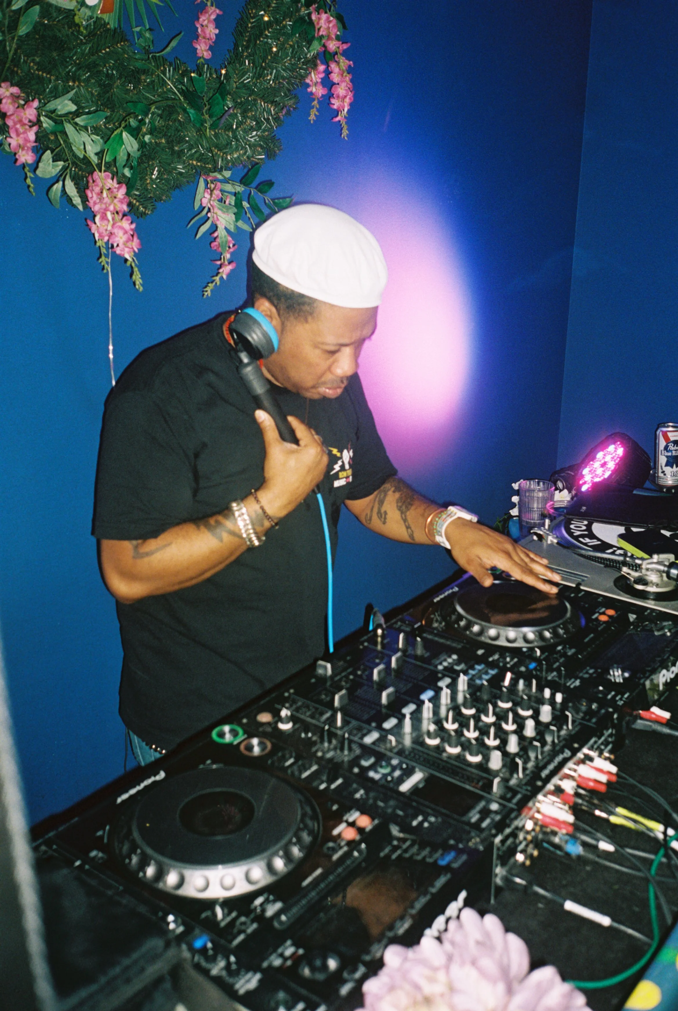 KINGJ000127-R6-019-8.jpg